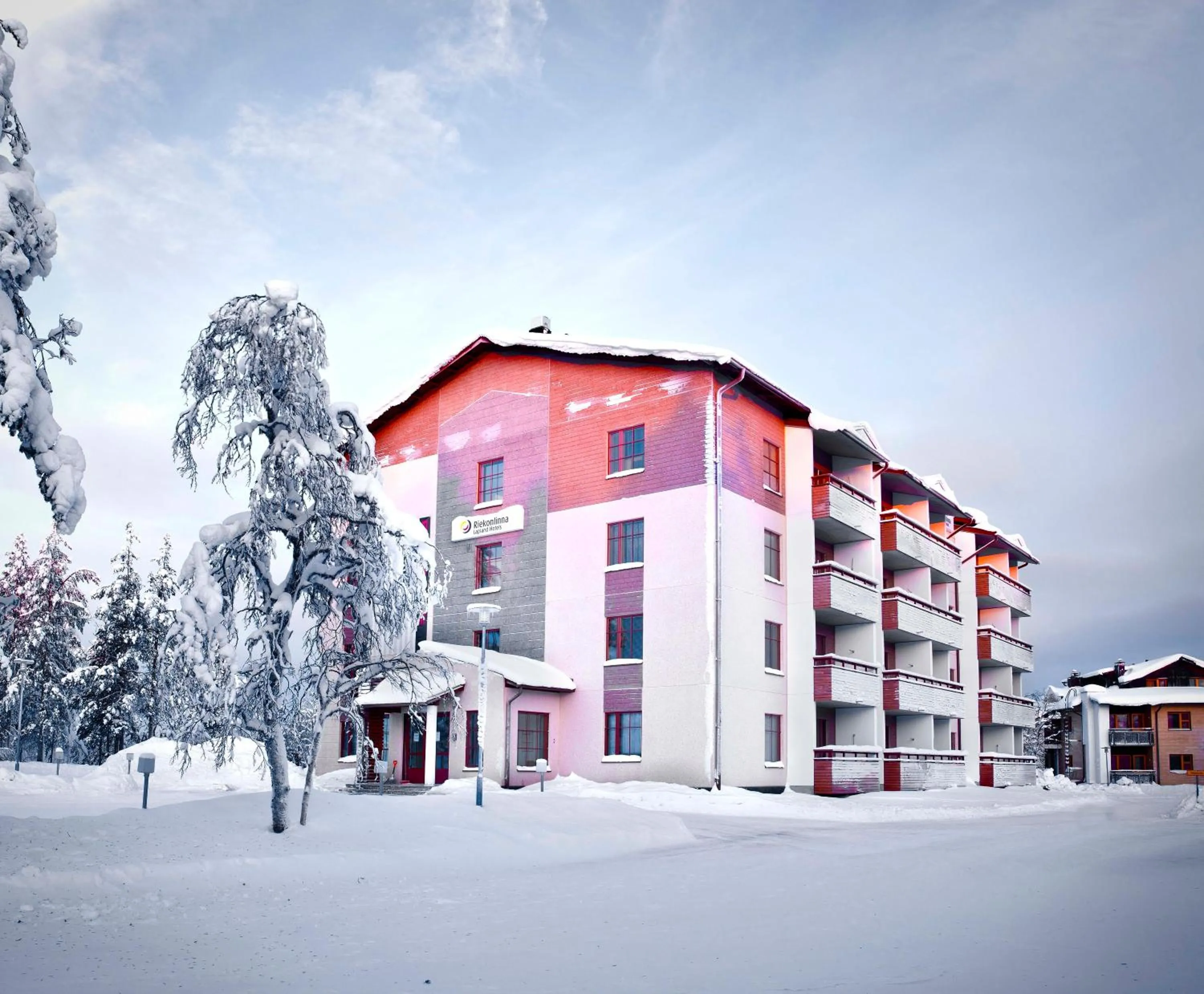 Facade/entrance in Lapland Hotels Riekonlinna