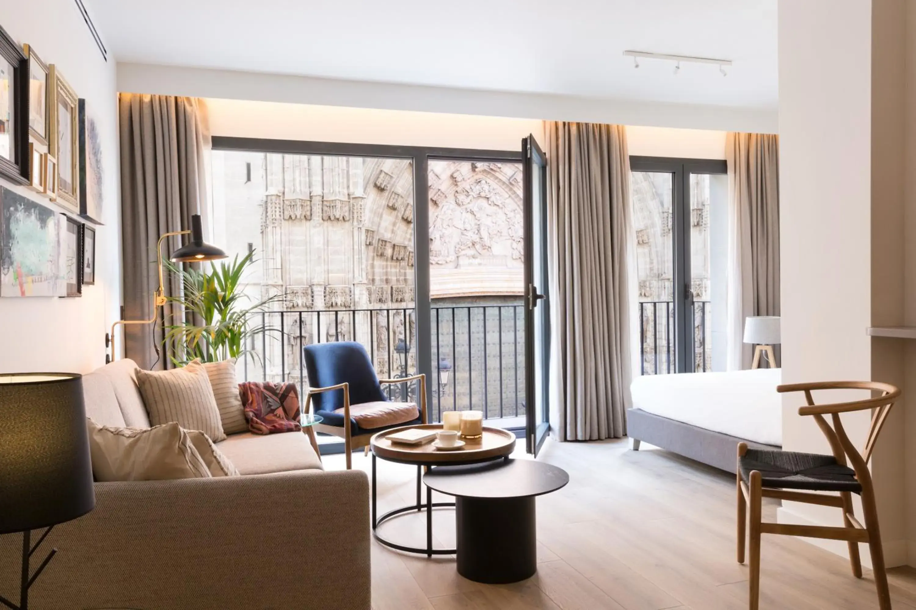 Photo of the whole room, Bed in Puerta Catedral Suites Photo of the whole room, Bed in Puerta Catedral Suites