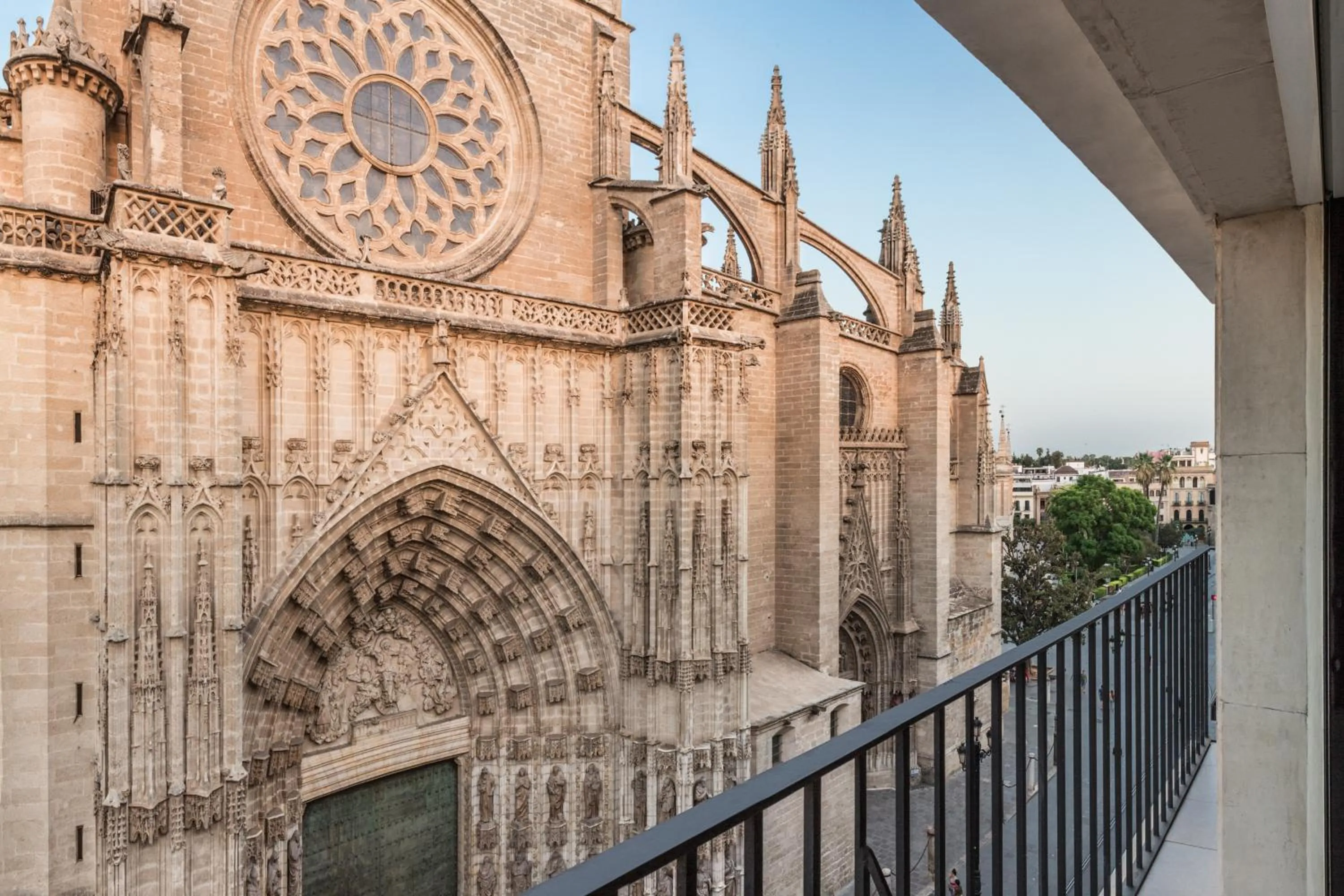 Decorative detail in Puerta Catedral Suites