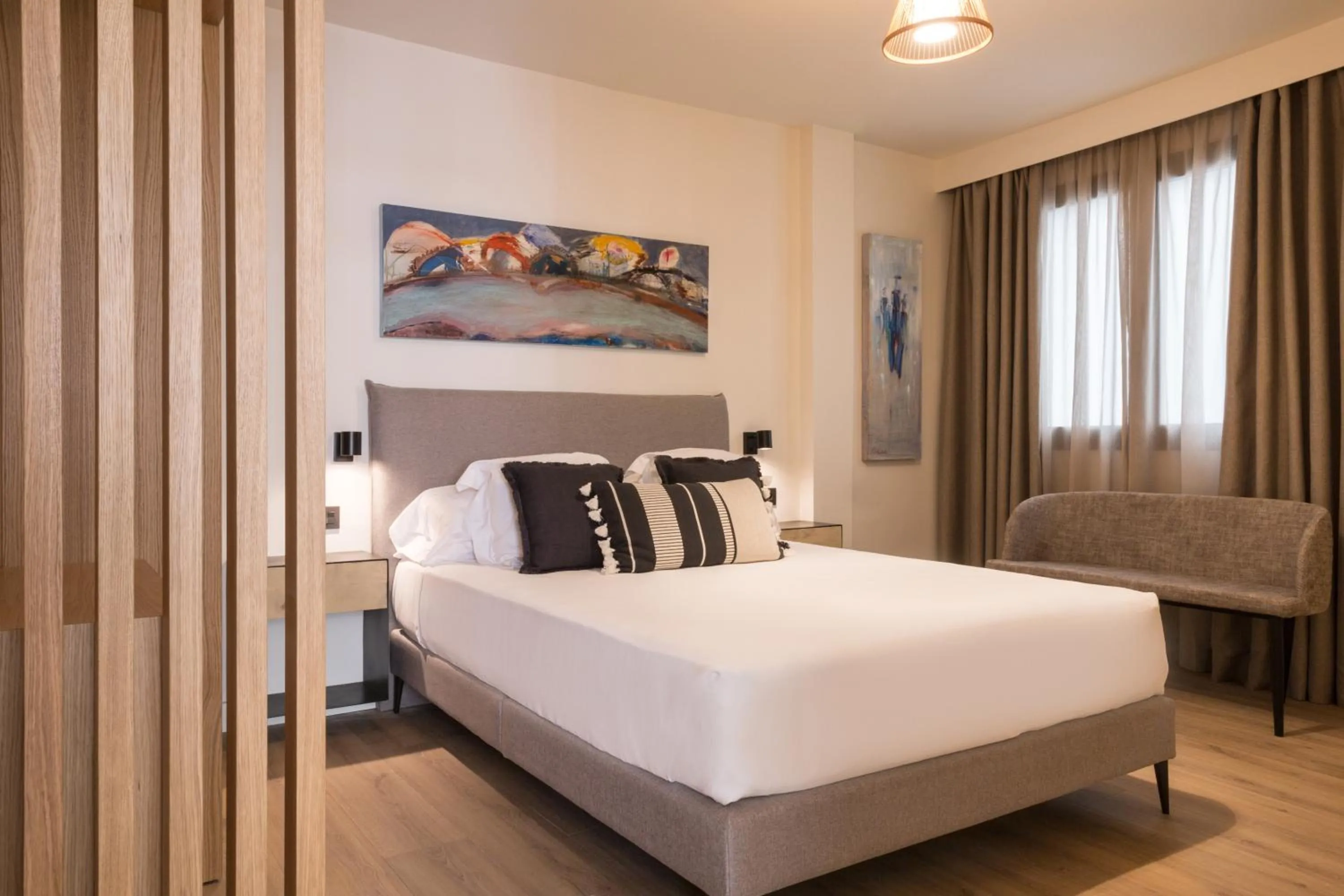 Bedroom, Bed in Puerta Catedral Suites