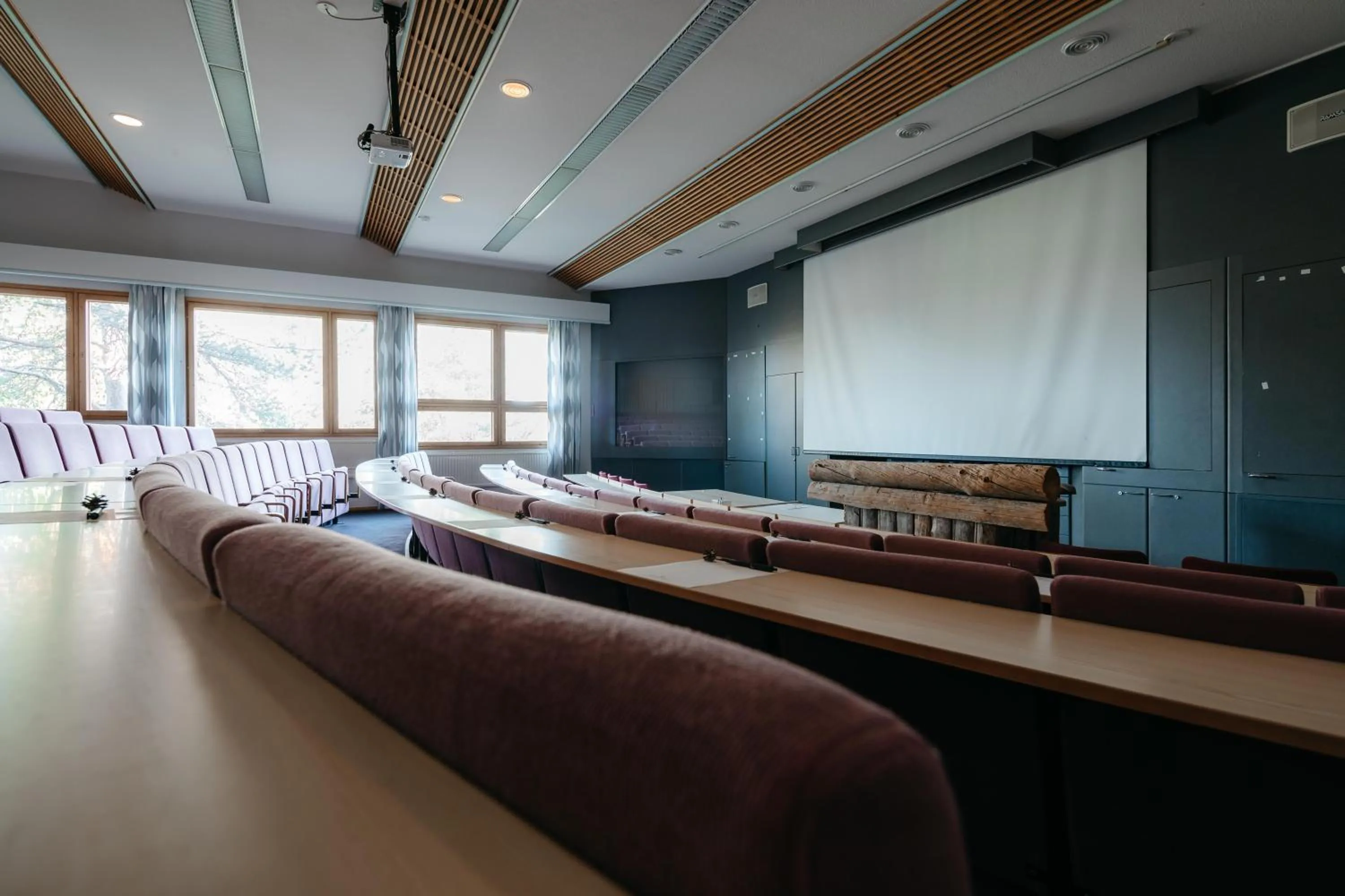 Meeting/conference room in Lapland Hotels Äkäshotelli