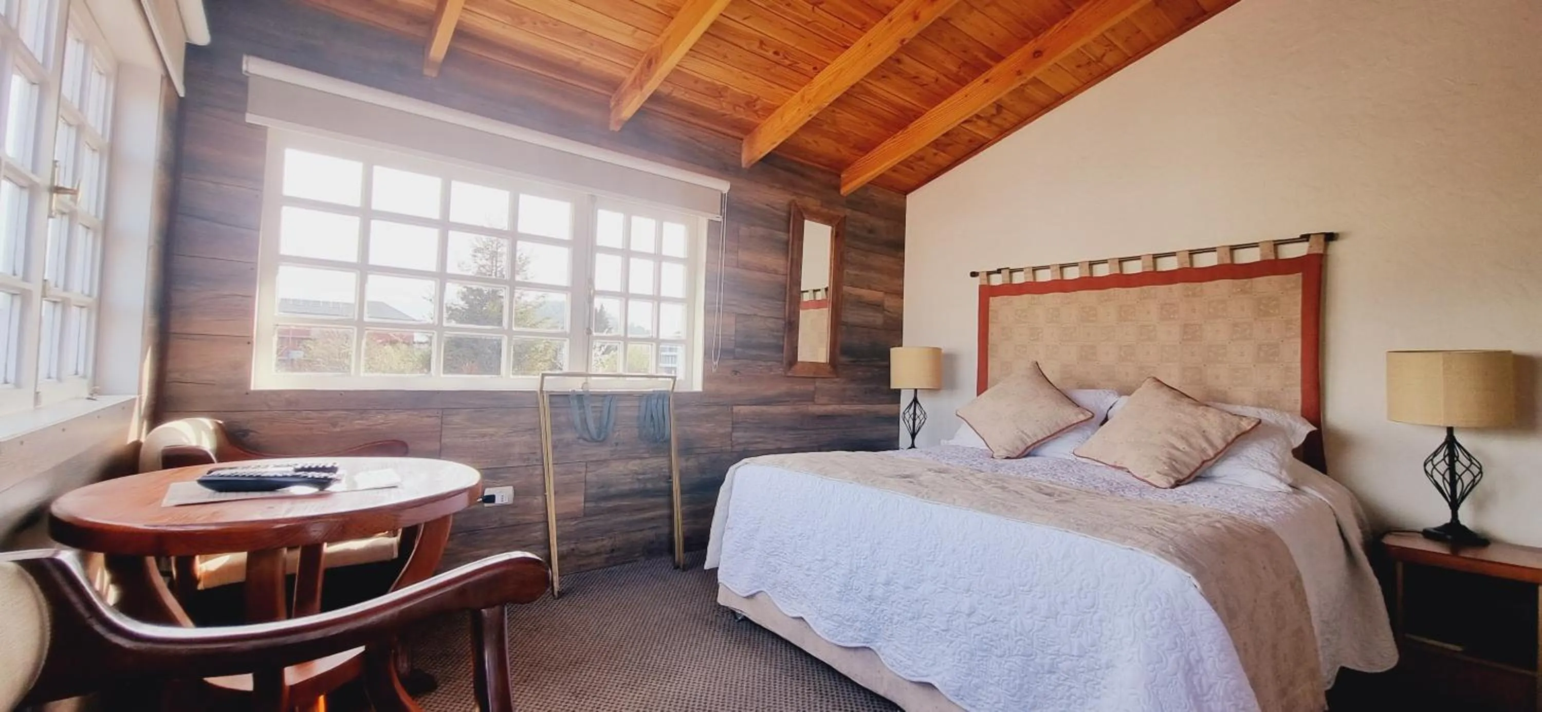 Photo of the whole room, Bed in Hotel Geronimo