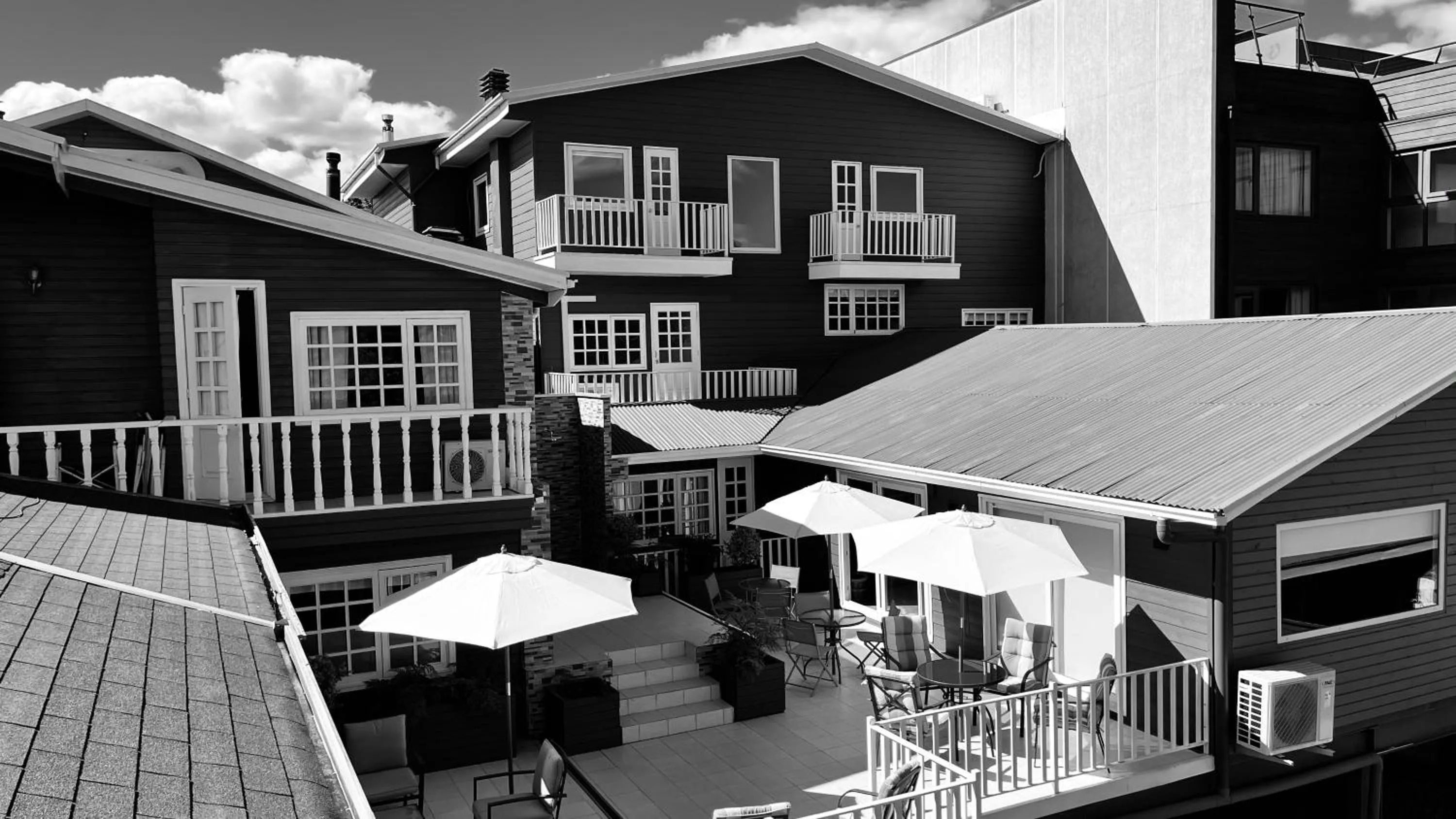 Property building in Hotel Geronimo