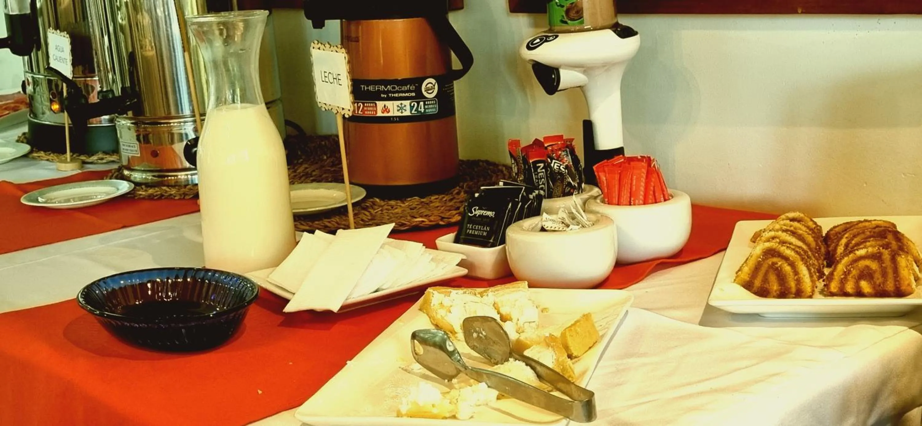 Restaurant/places to eat in Hotel Geronimo