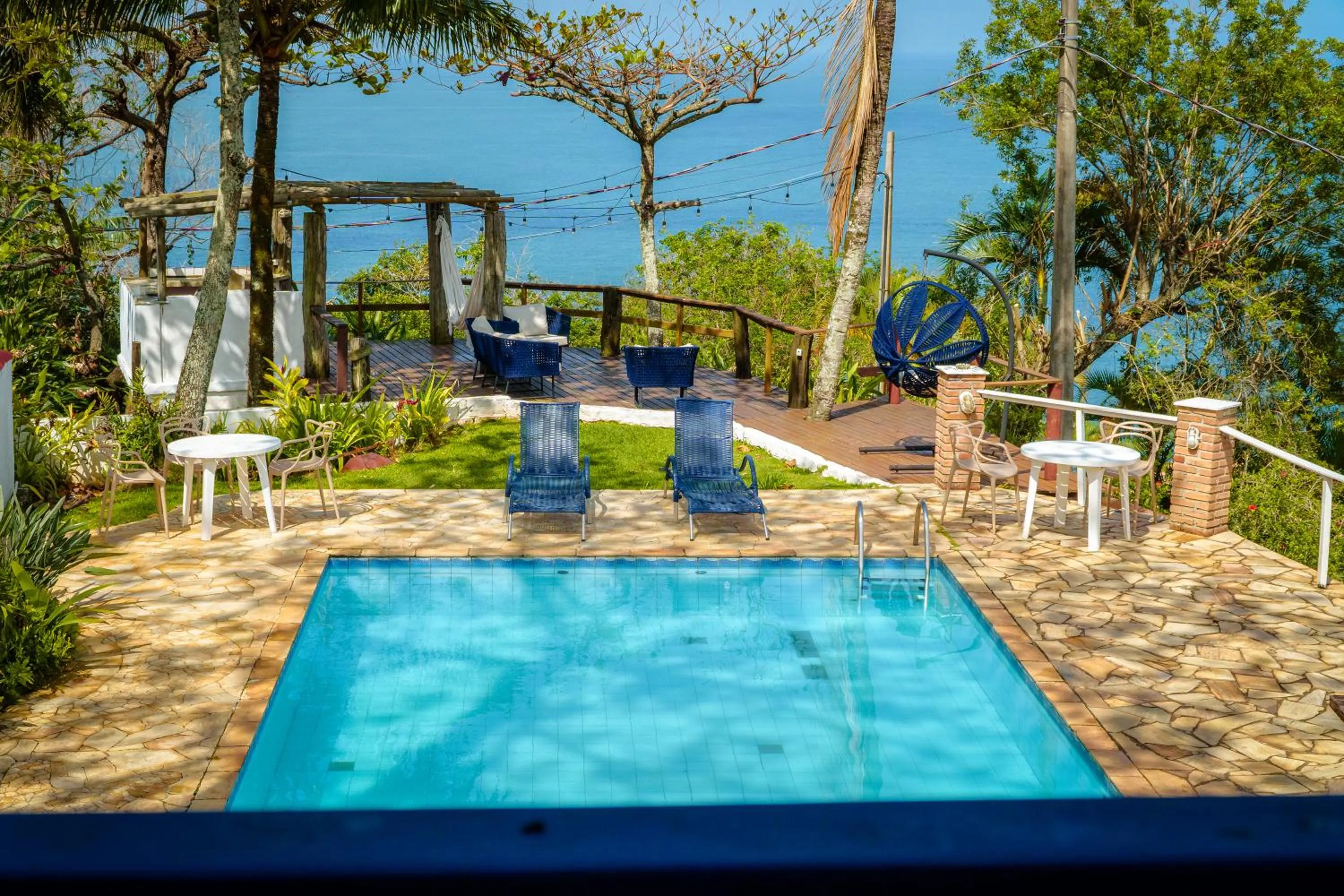 Patio in VELINN Pousada 8 Ilhas