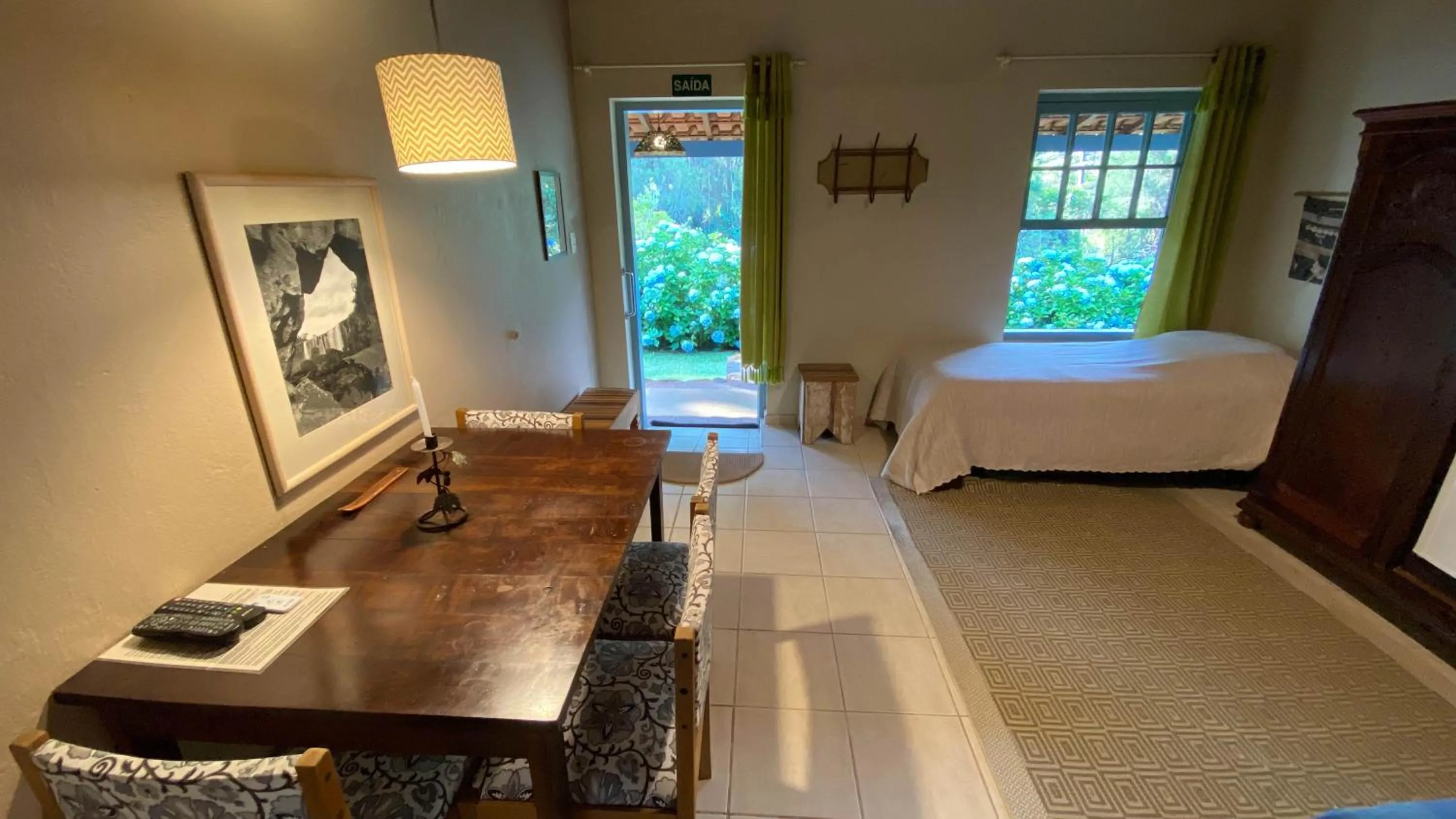 Photo of the whole room, Bed in Pousada dos Anjos