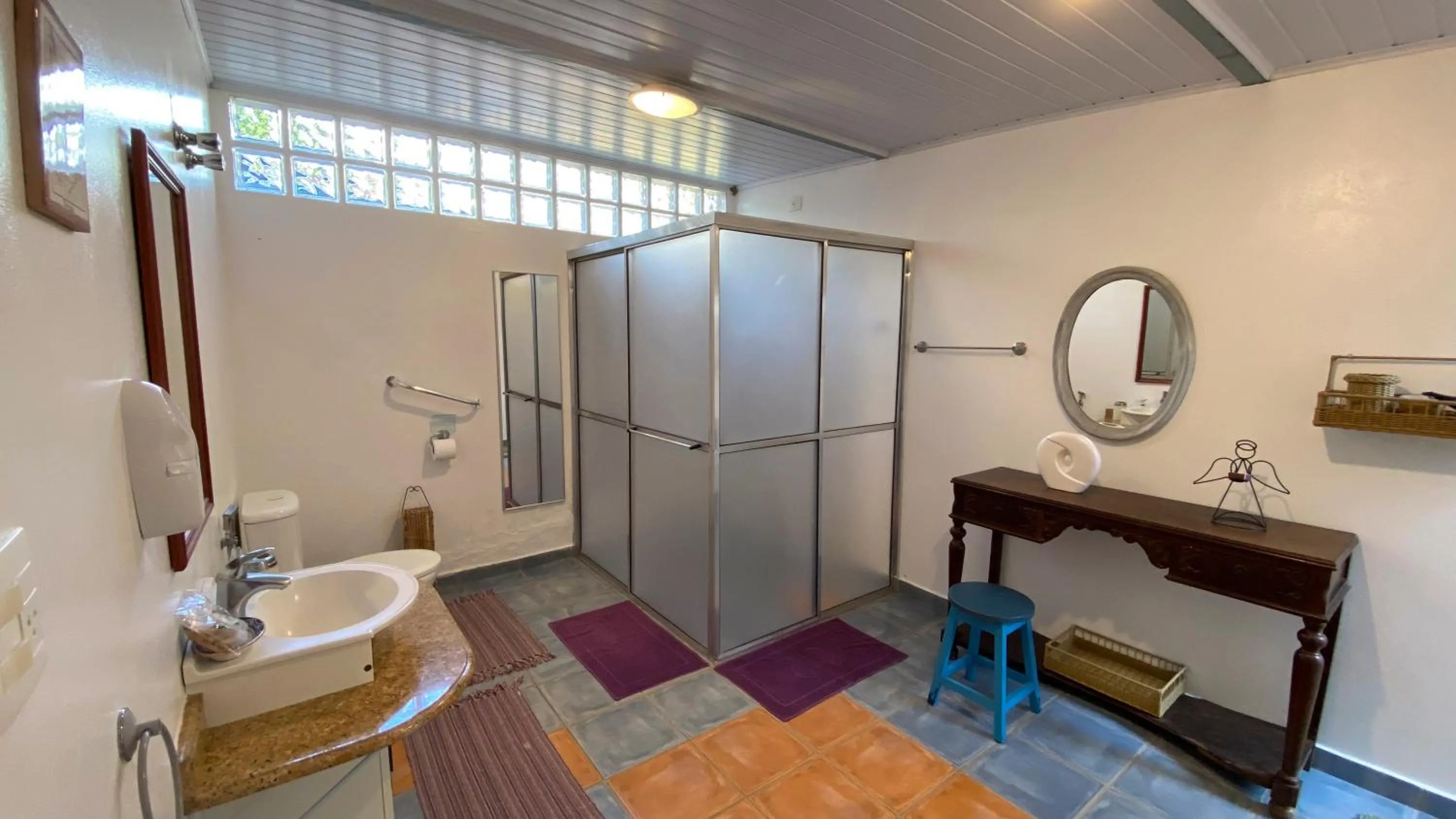Shower in Pousada dos Anjos