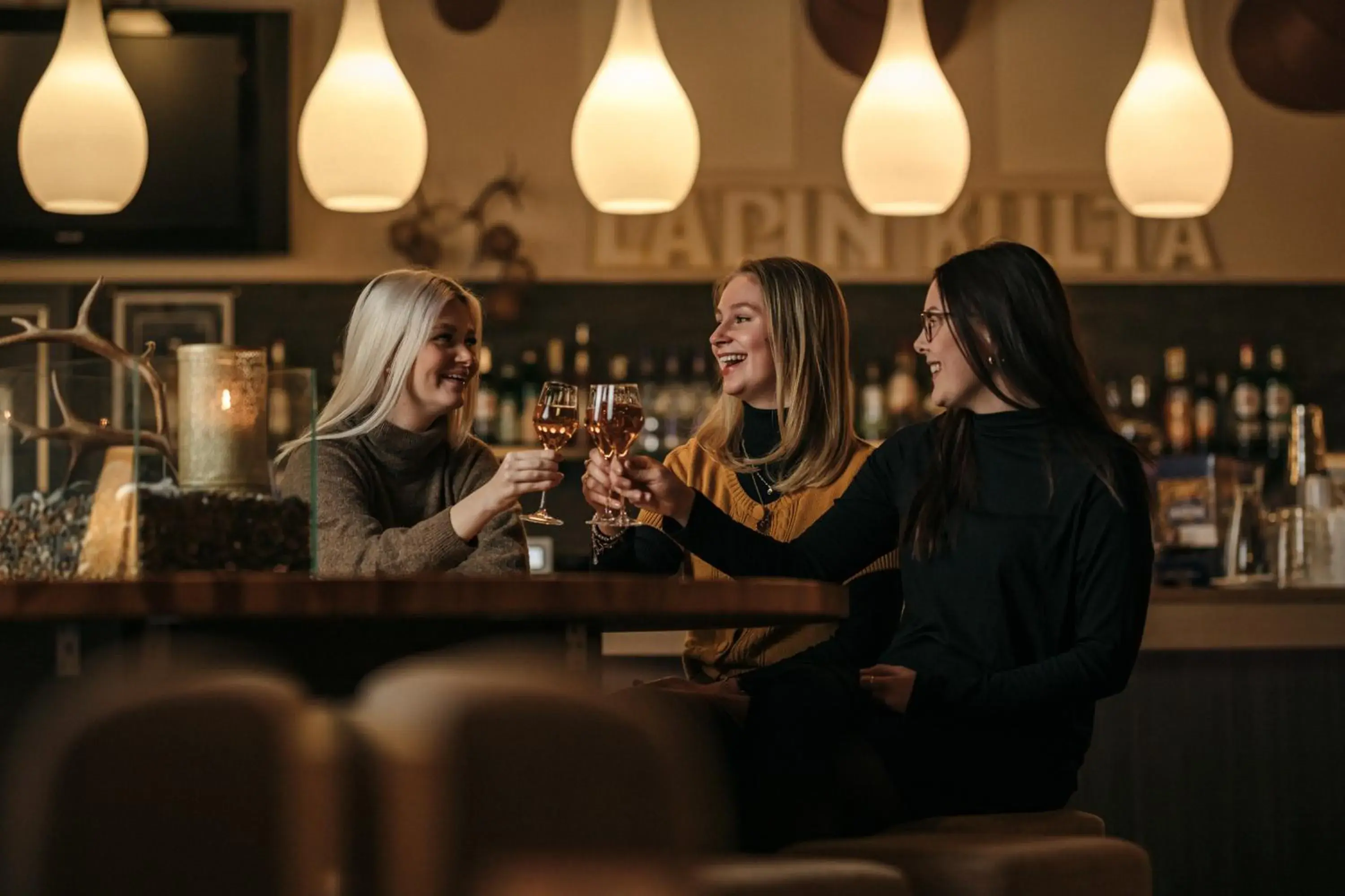 Lounge or bar in Lapland Hotels Sirkantähti Lounge or bar in Lapland Hotels Sirkantähti