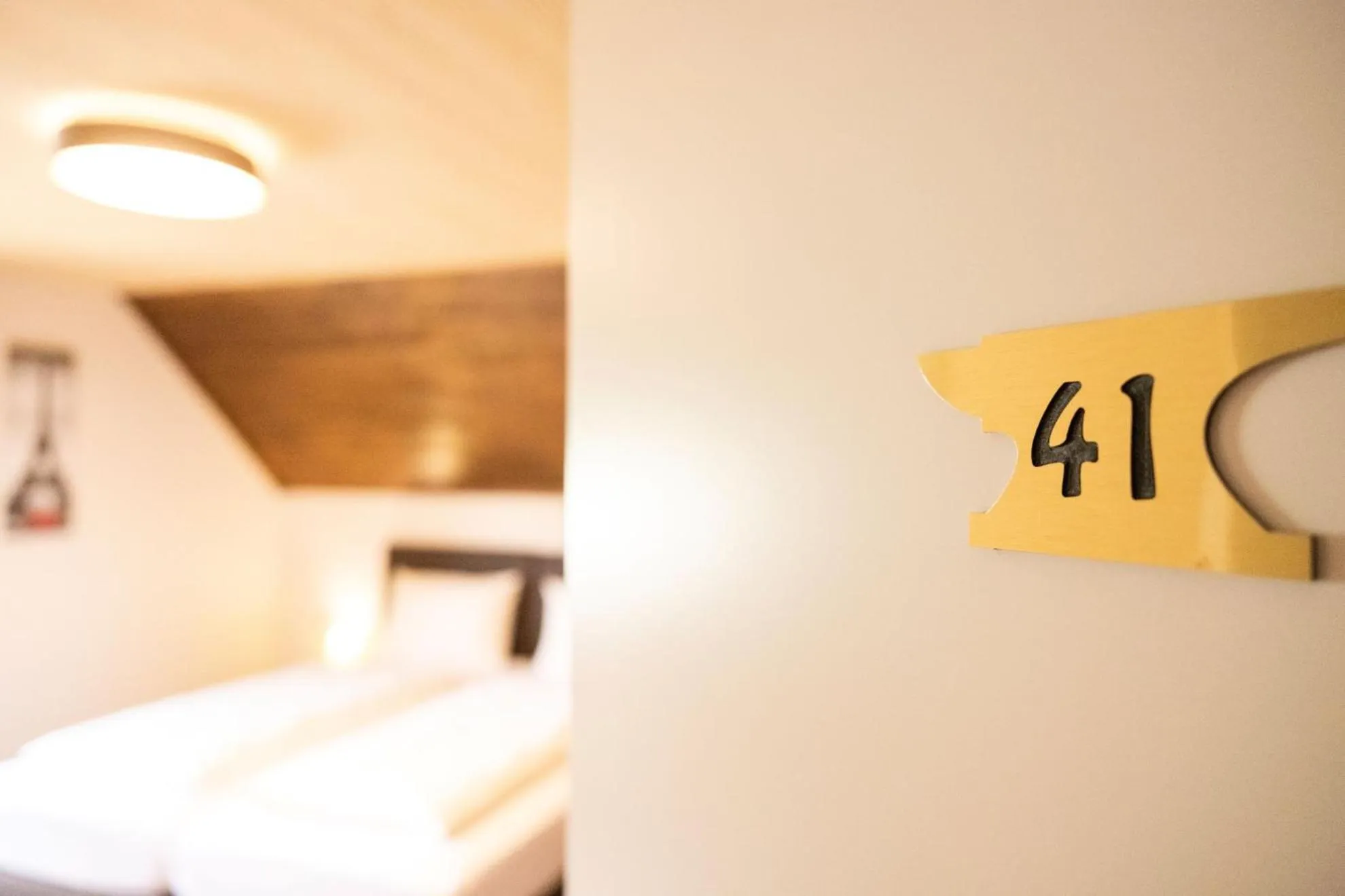 Photo of the whole room, Bed in Altbau Gasthaus Amboss