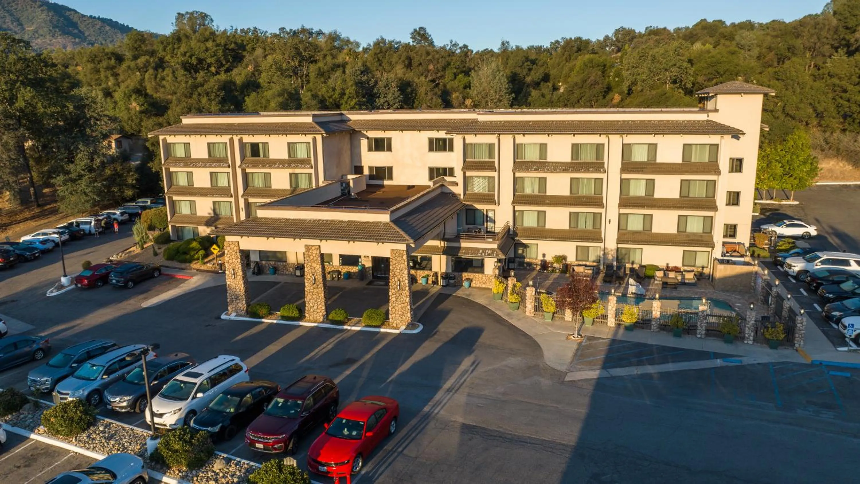 Property building in Yosemite Southgate Hotel & Suites