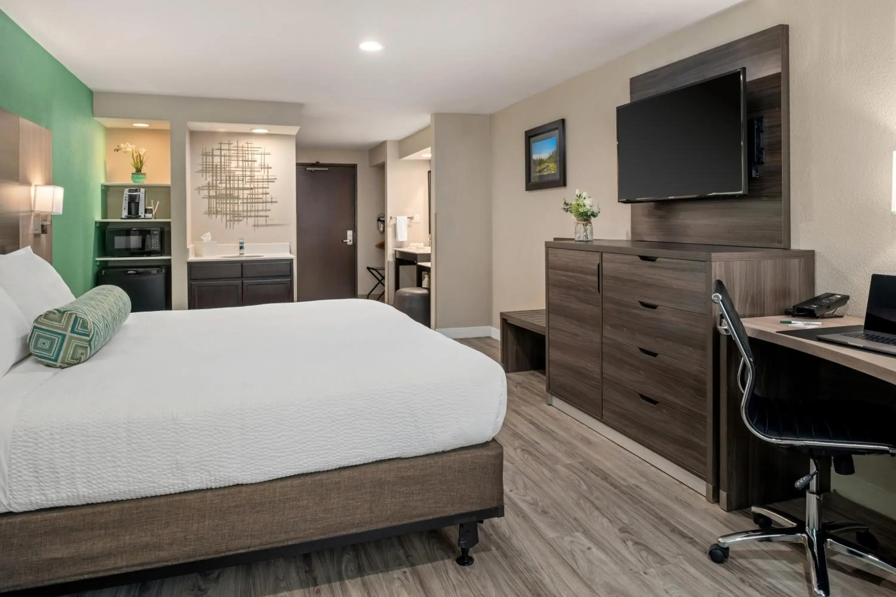 King Room - Disability Access in Yosemite Southgate Hotel & Suites King Room - Disability Access in Yosemite Southgate Hotel & Suites