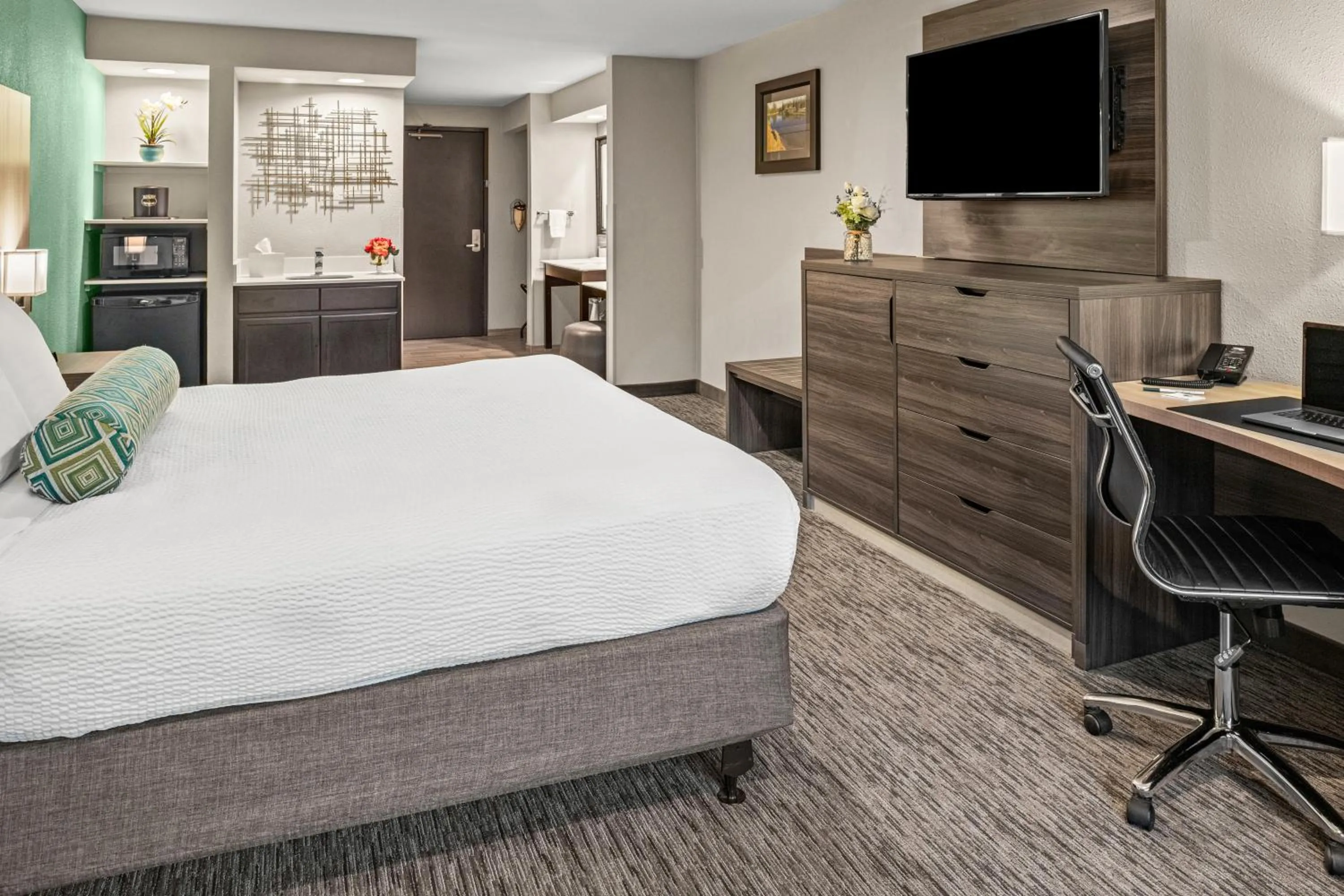 Bedroom, Bed in Yosemite Southgate Hotel & Suites