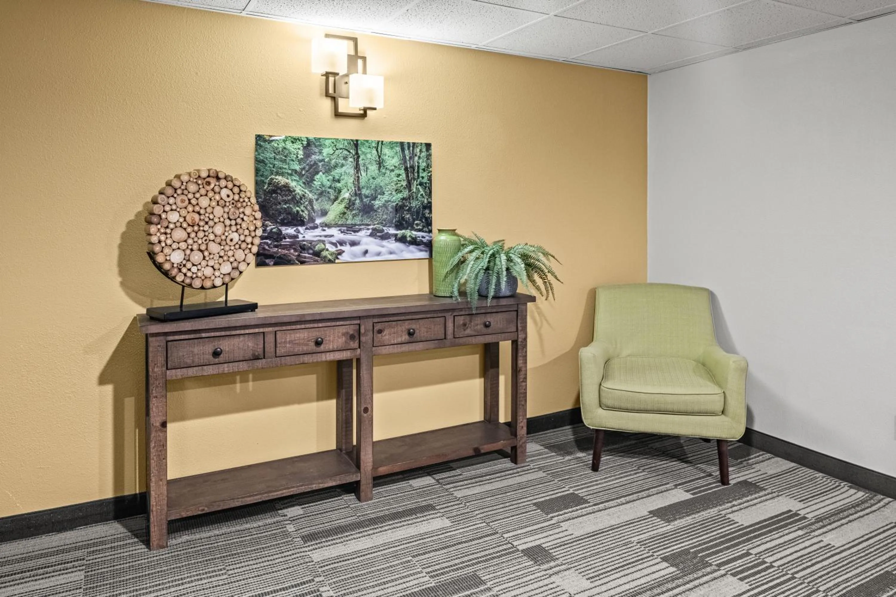 Decorative detail in Yosemite Southgate Hotel & Suites