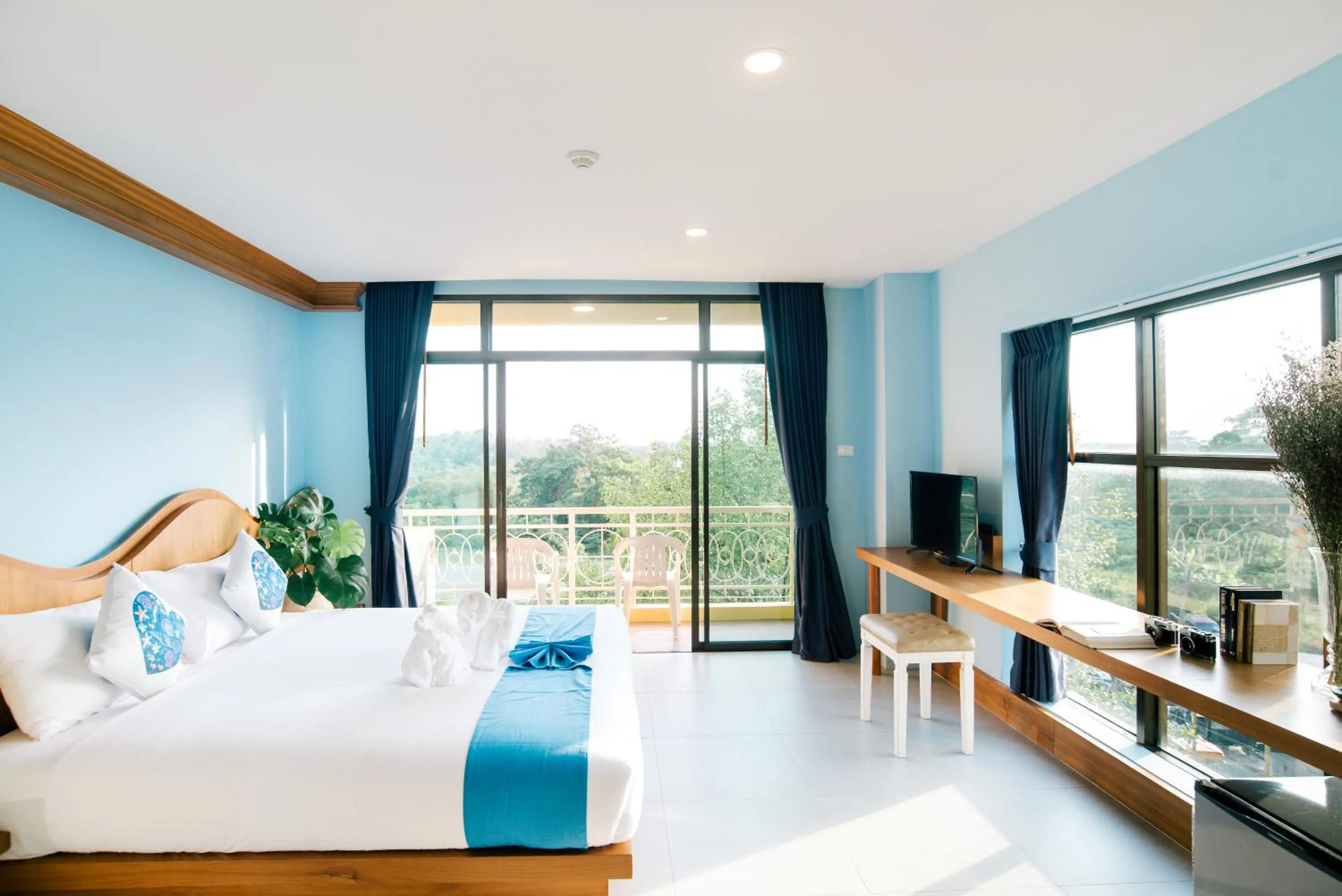 Premier Pool Town View in The Pineapple Hotel