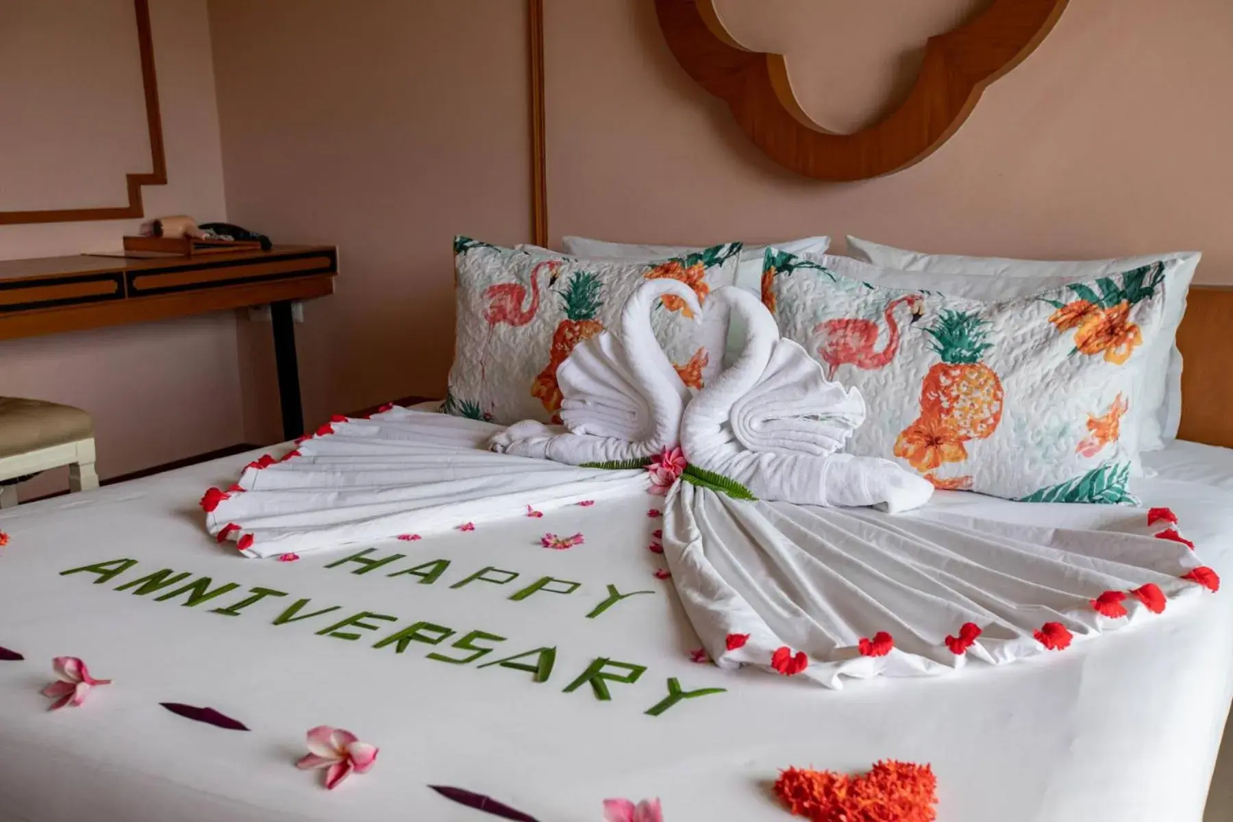 Bed in The Pineapple Hotel Bed in The Pineapple Hotel