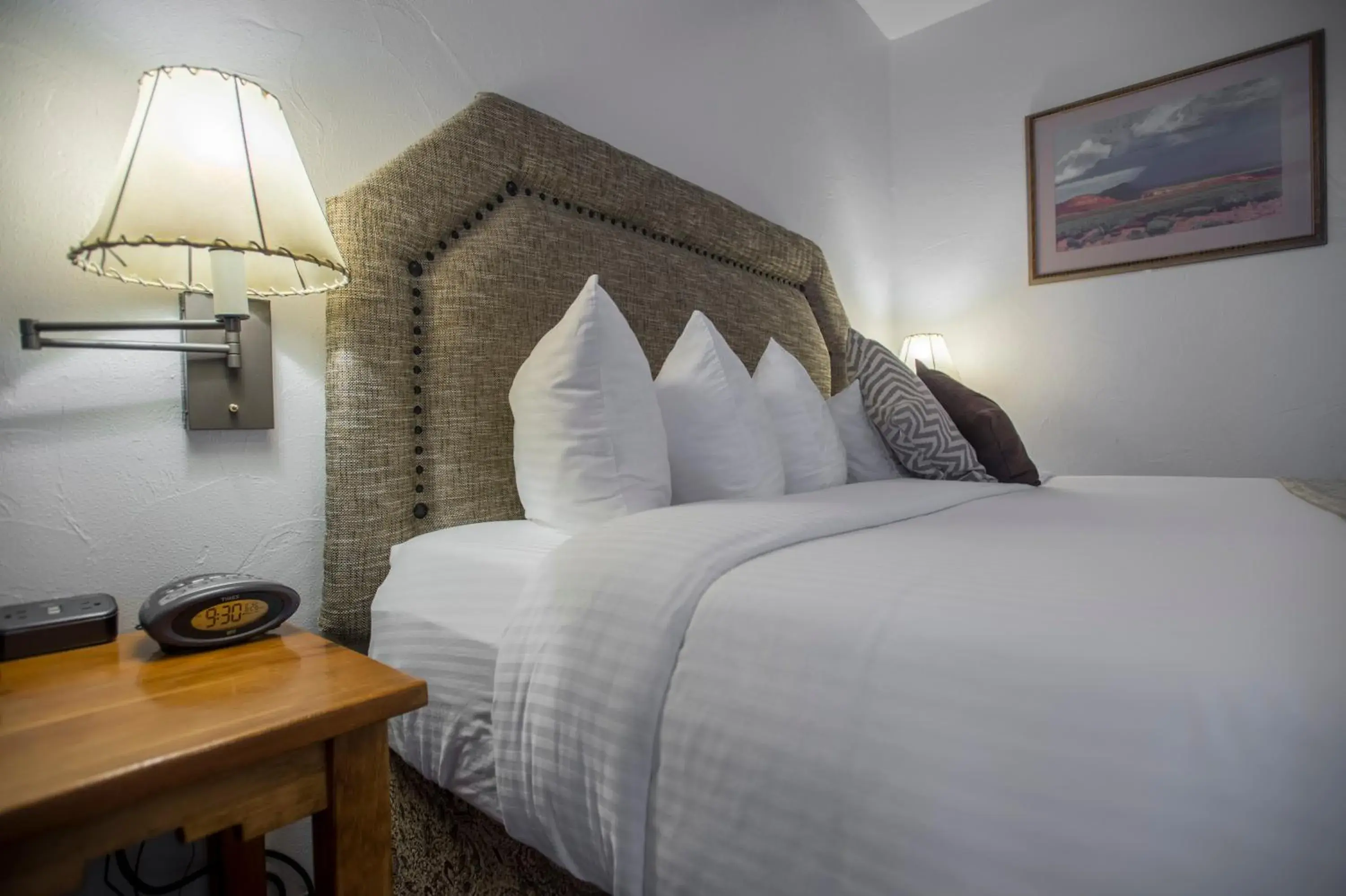 Bedroom, Bed in Table Mountain Inn Bedroom, Bed in Table Mountain Inn