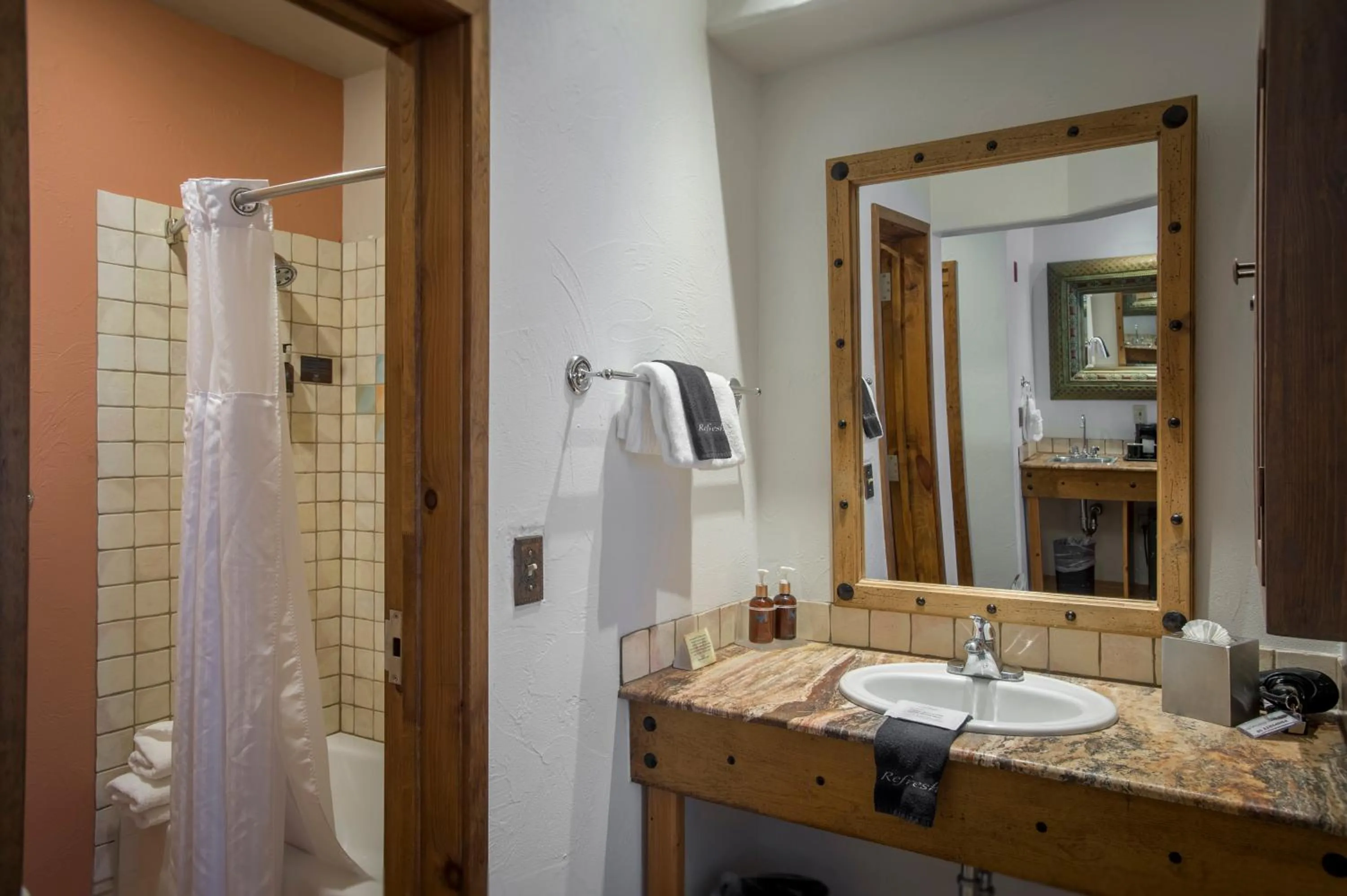 Bathroom in Table Mountain Inn