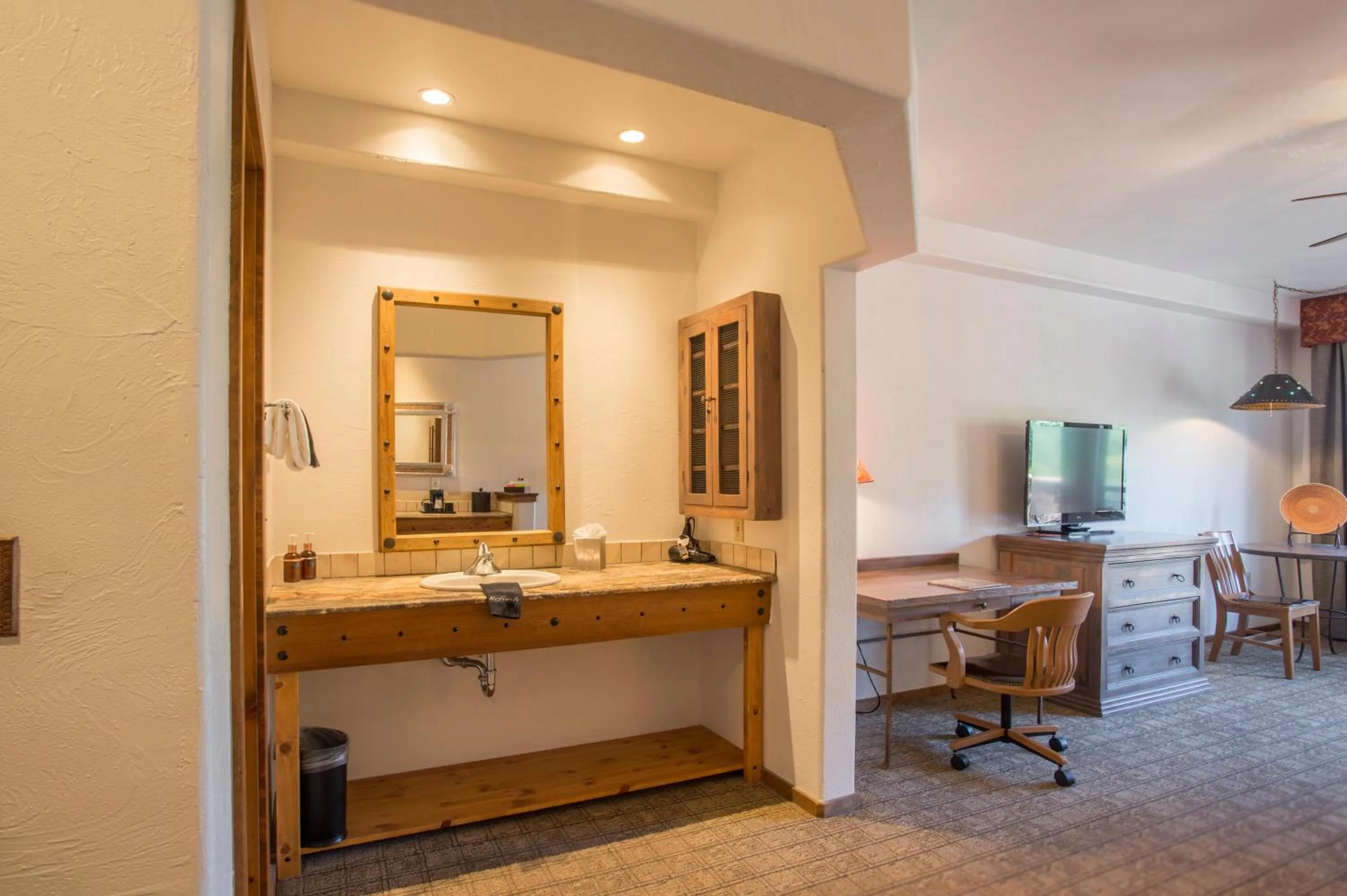 Bathroom in Table Mountain Inn