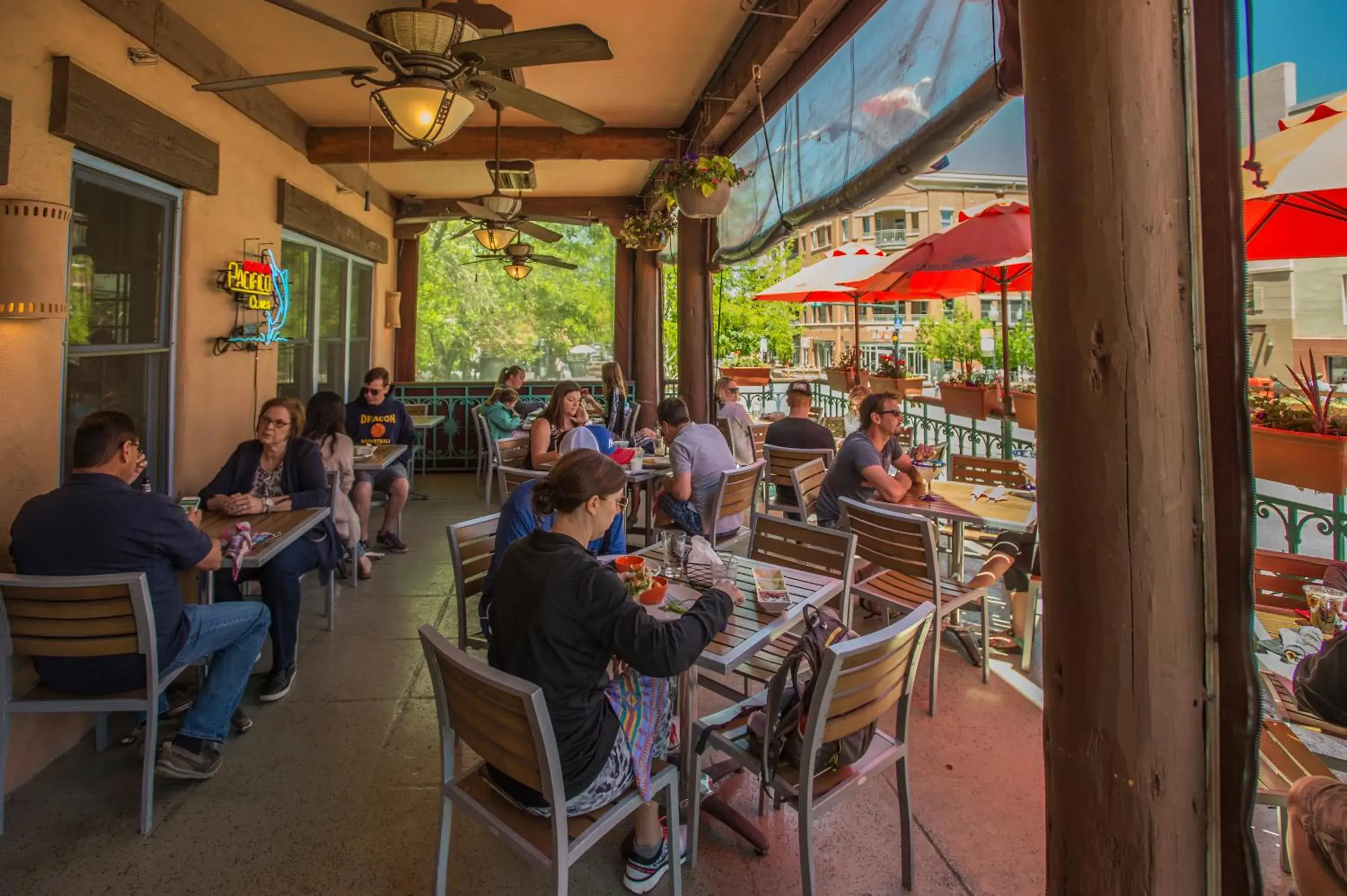 Restaurant/places to eat in Table Mountain Inn Restaurant/places to eat in Table Mountain Inn