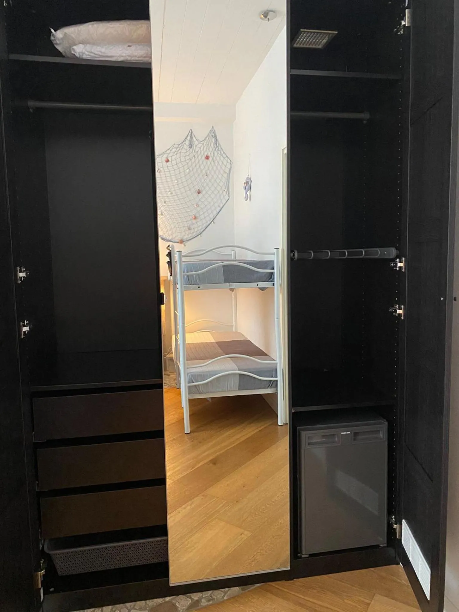 wardrobe in B&B Sea and Garden