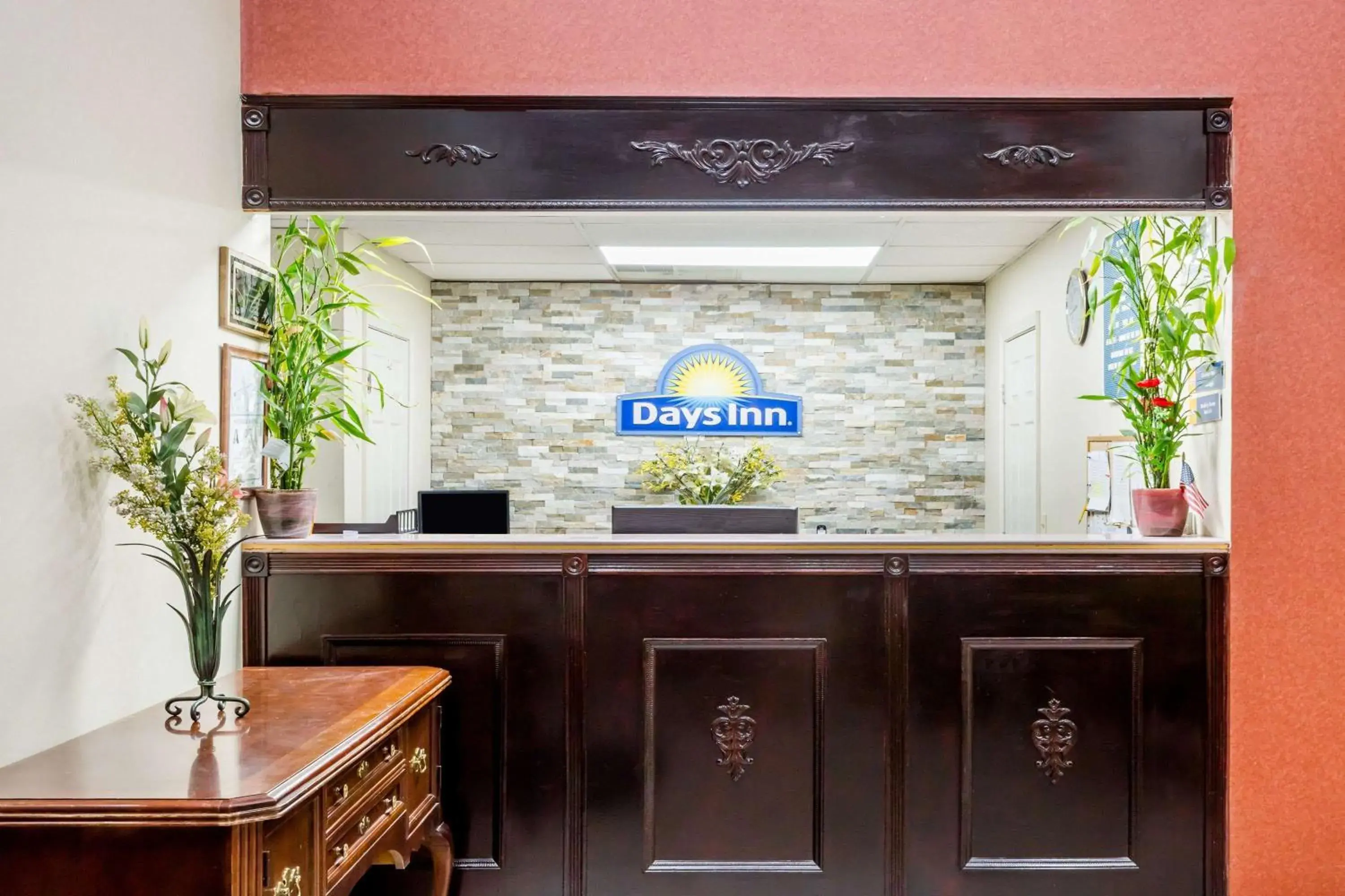 Lobby or reception in Days Inn by Wyndham Hendersonville Lobby or reception in Days Inn by Wyndham Hendersonville