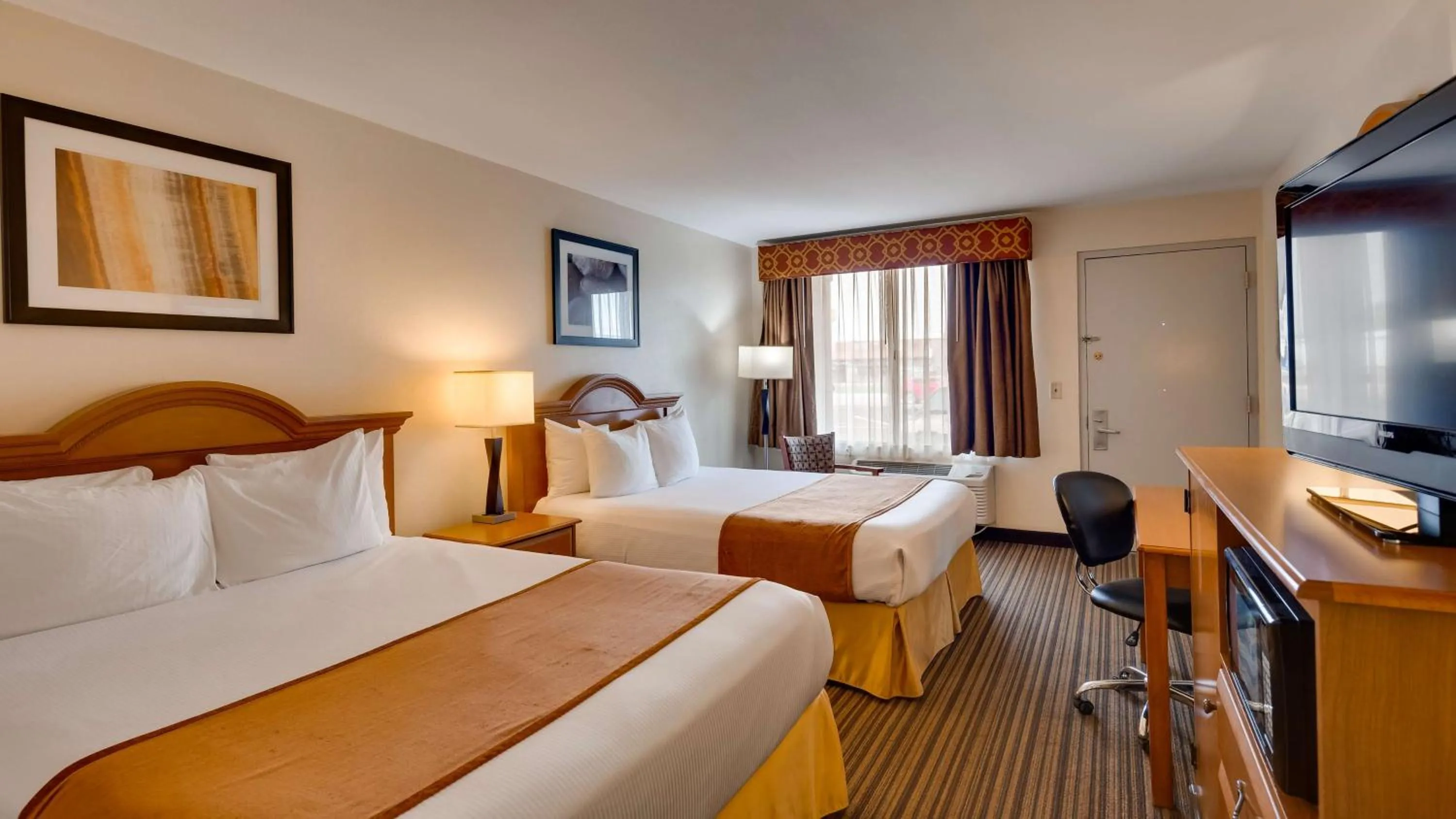 Bedroom, Bed in SureStay by Best Western Miles City
