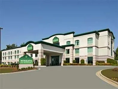 Restaurant/places to eat in Wingate by Wyndham Macon I-75