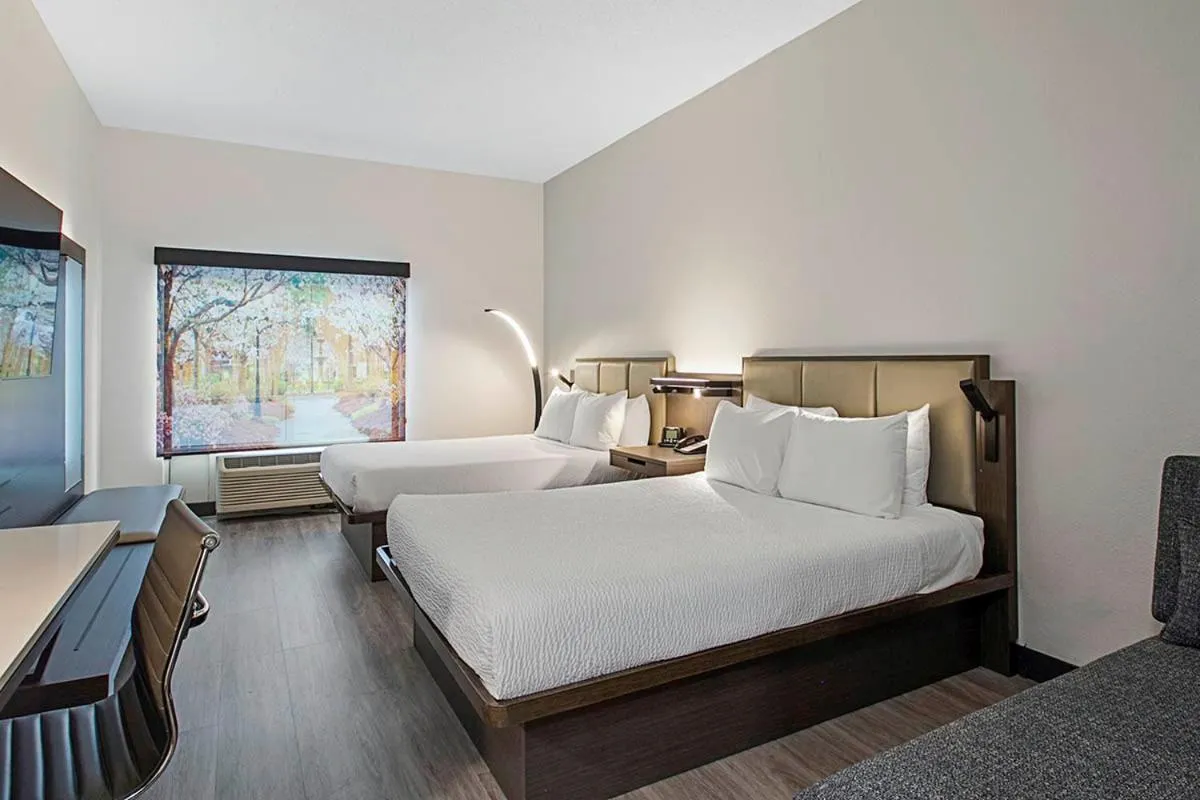 Bed in Wingate by Wyndham Macon I-75