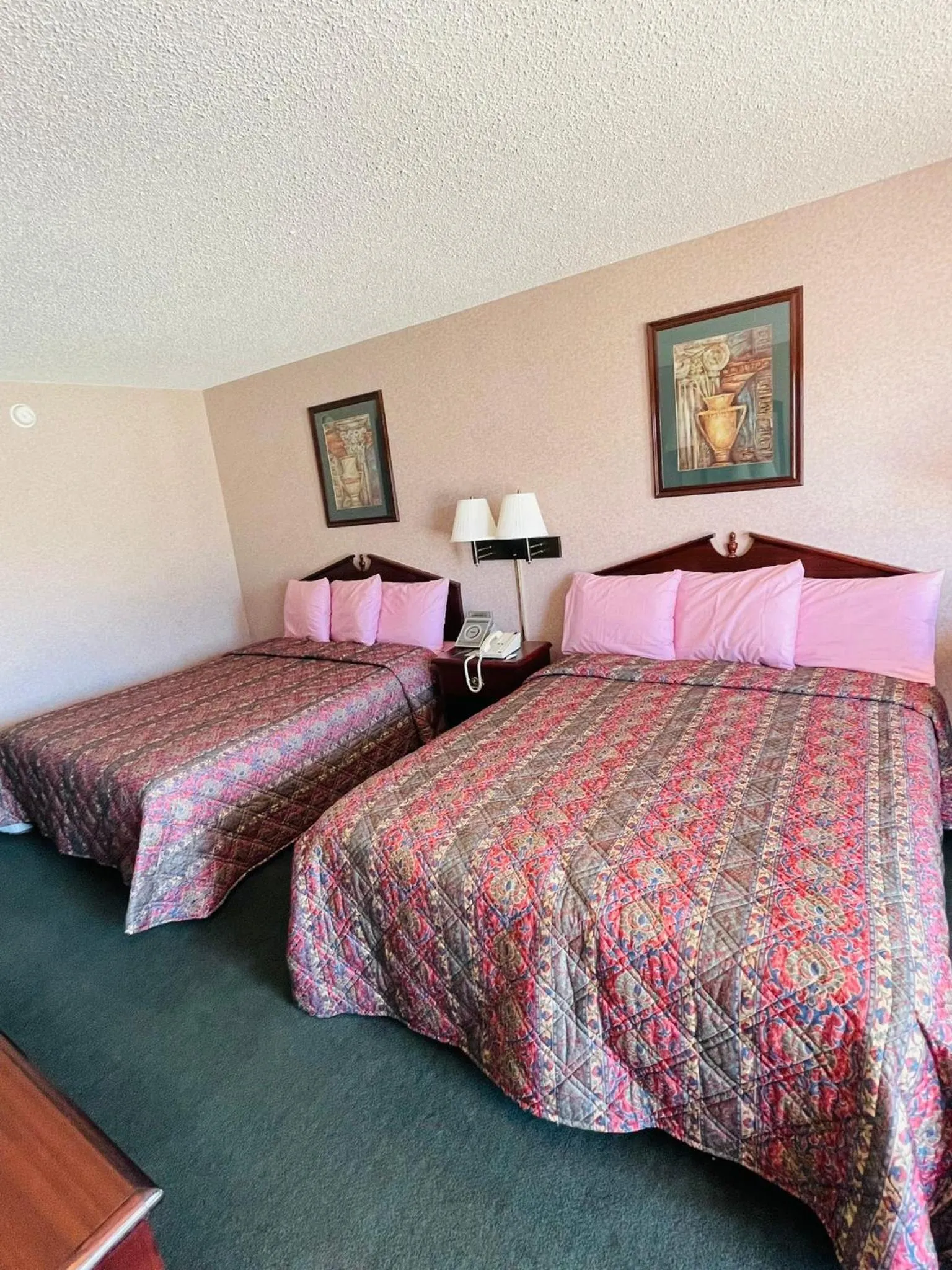 Queen Room with Two Queen Beds in OYO Hotel East Macon I-75