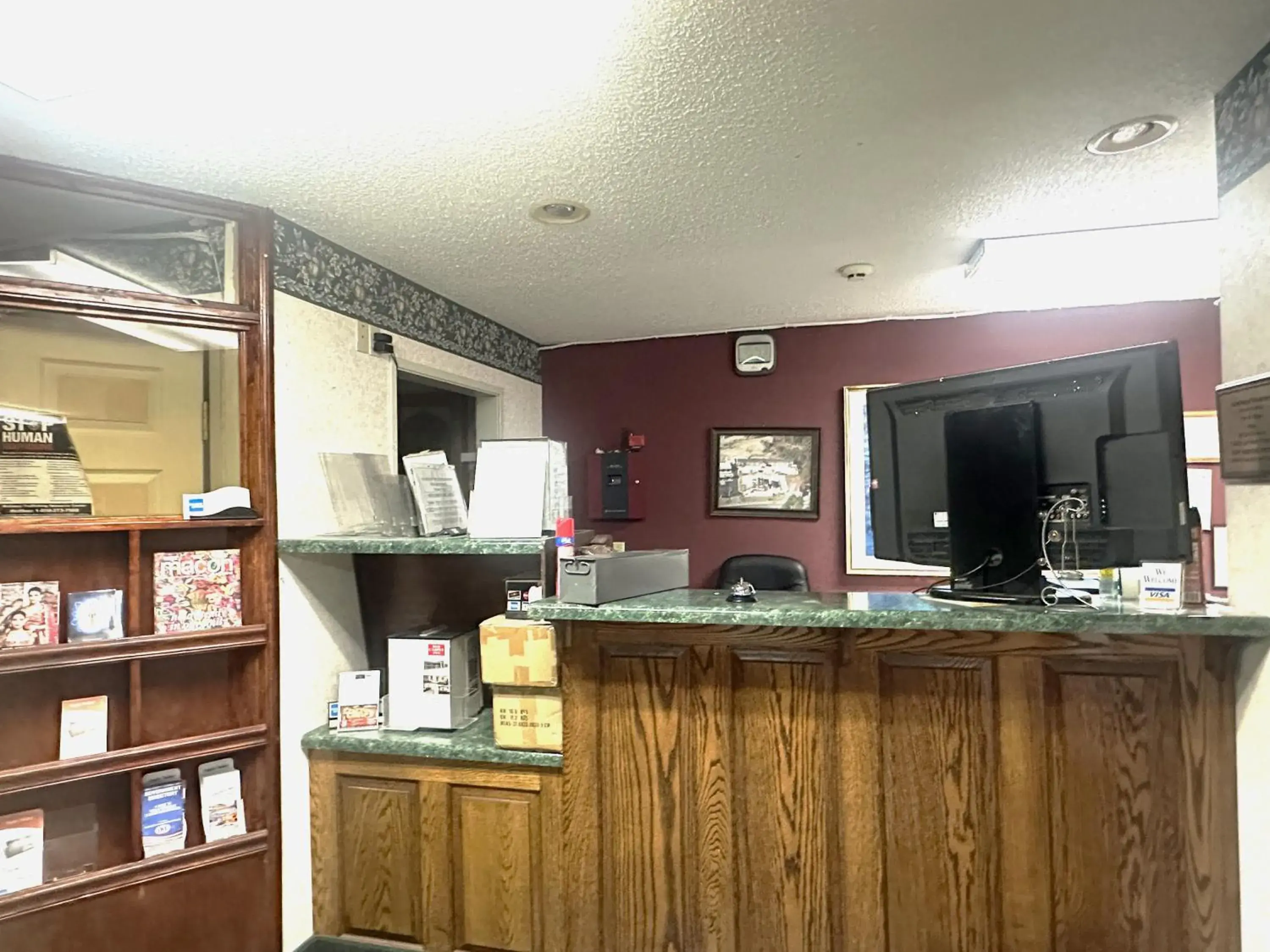 Lobby or reception in OYO Hotel East Macon I-75 Lobby or reception in OYO Hotel East Macon I-75