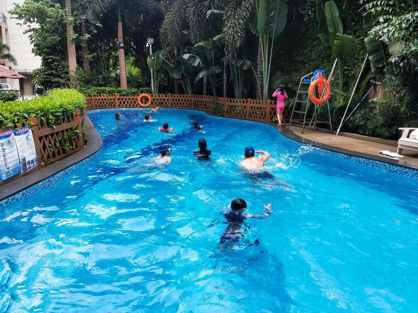 Swimming pool in Shenzhen FY Hotel