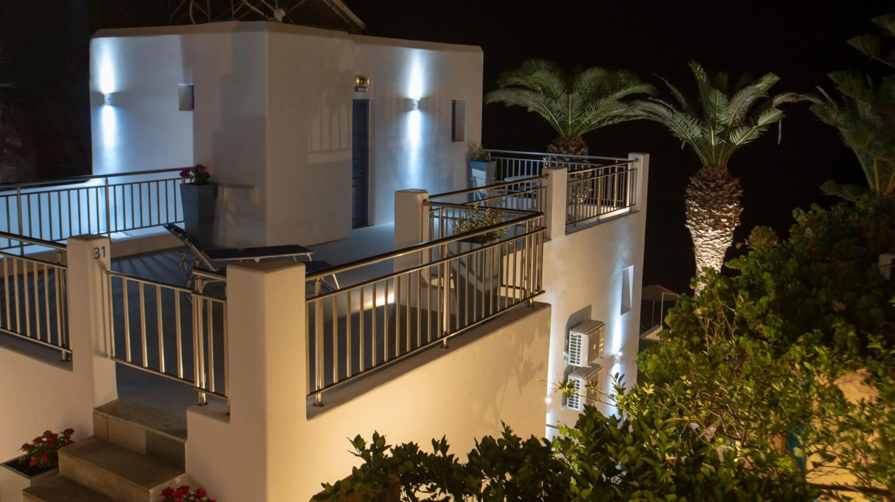 Night in White Pearl