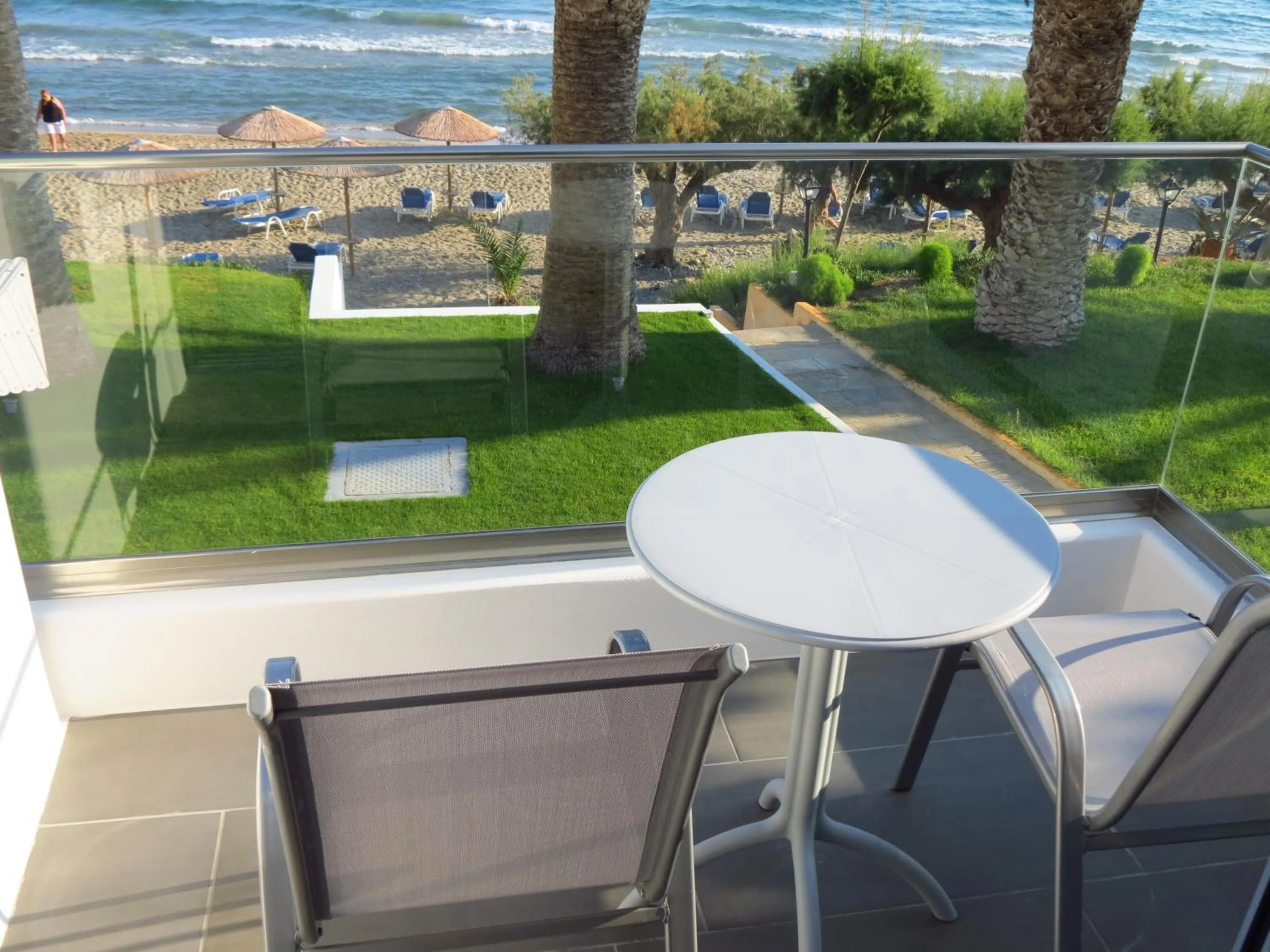 Sea view in White Pearl
