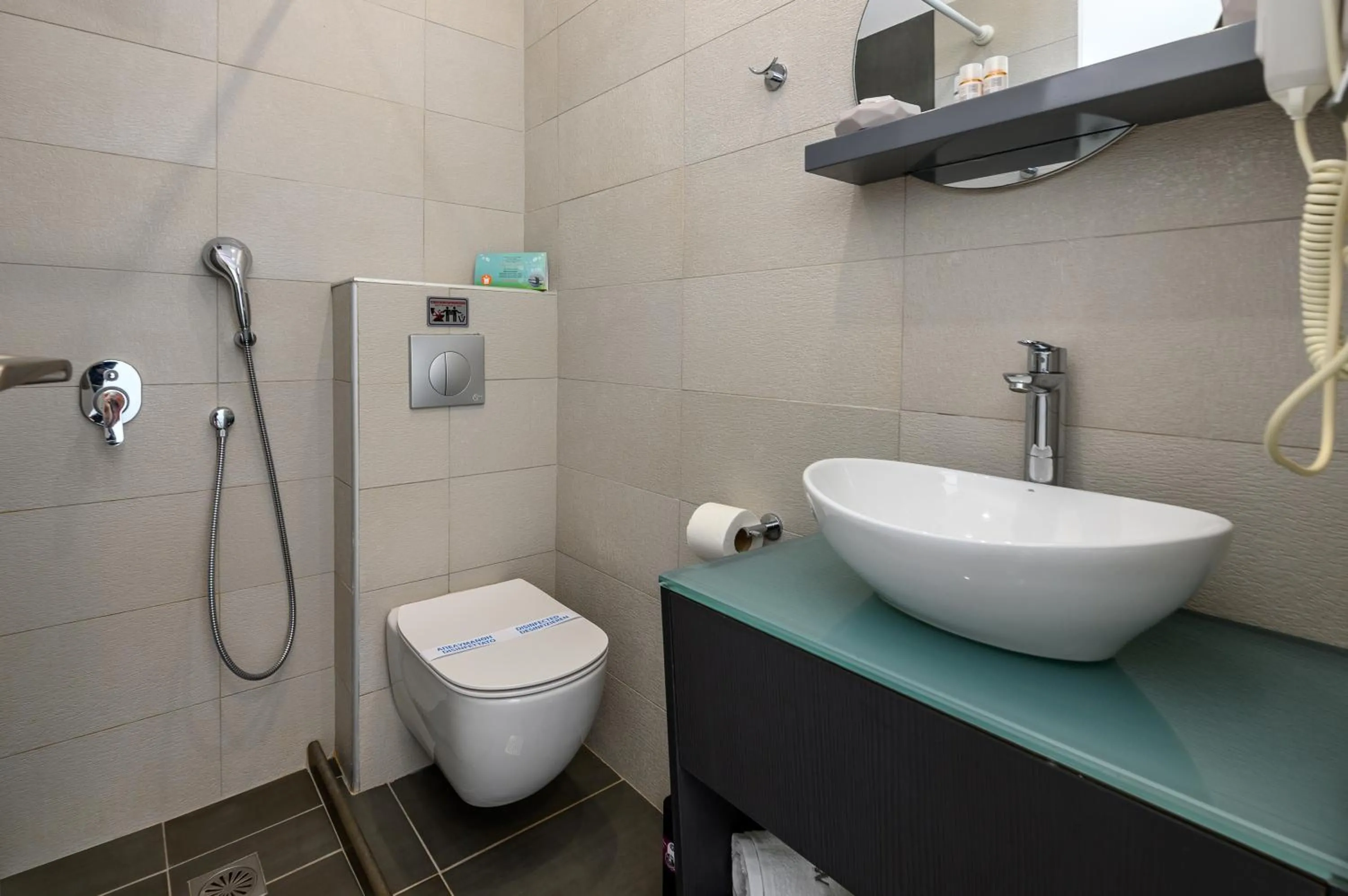 Bathroom in White Pearl
