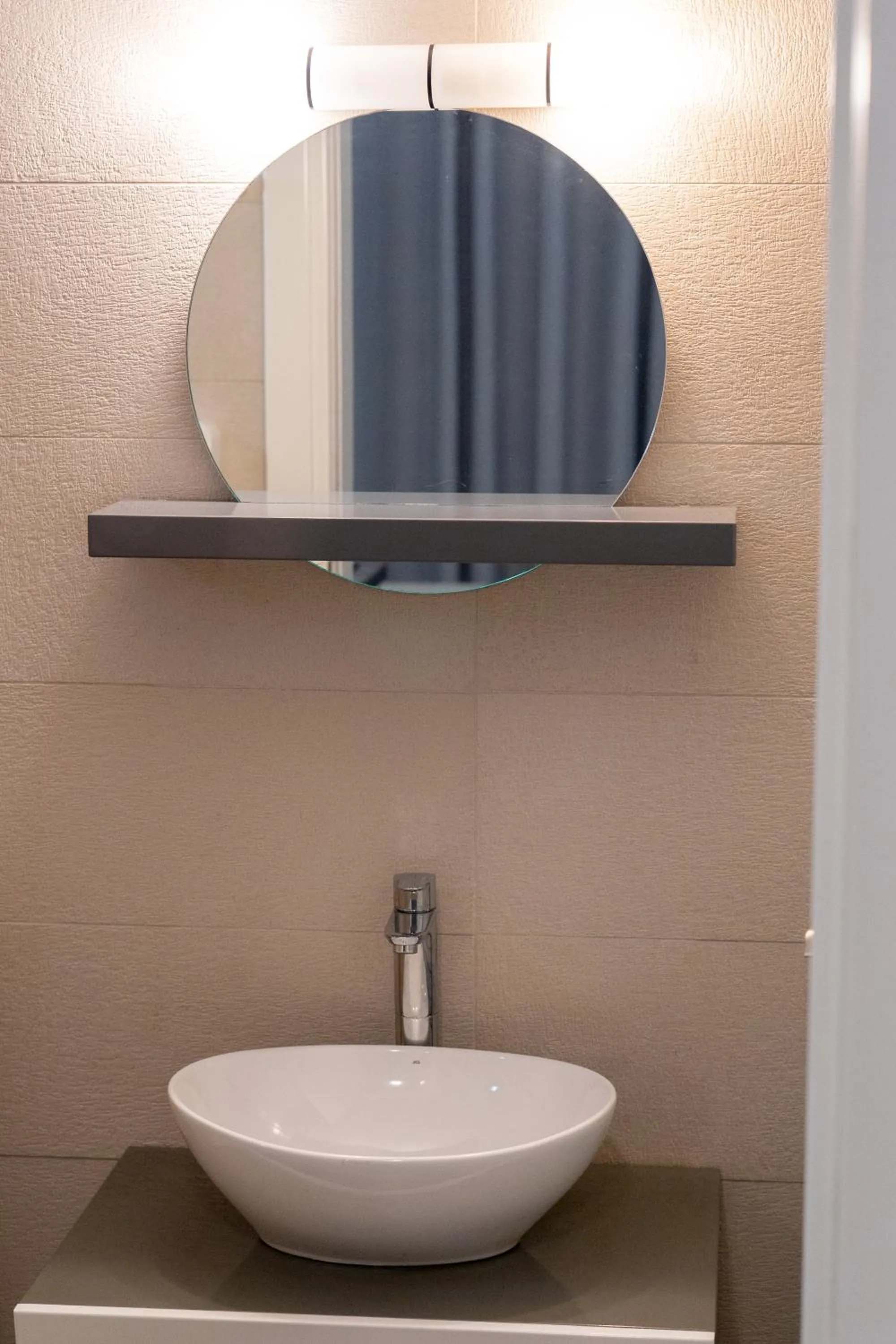 Bathroom in White Pearl