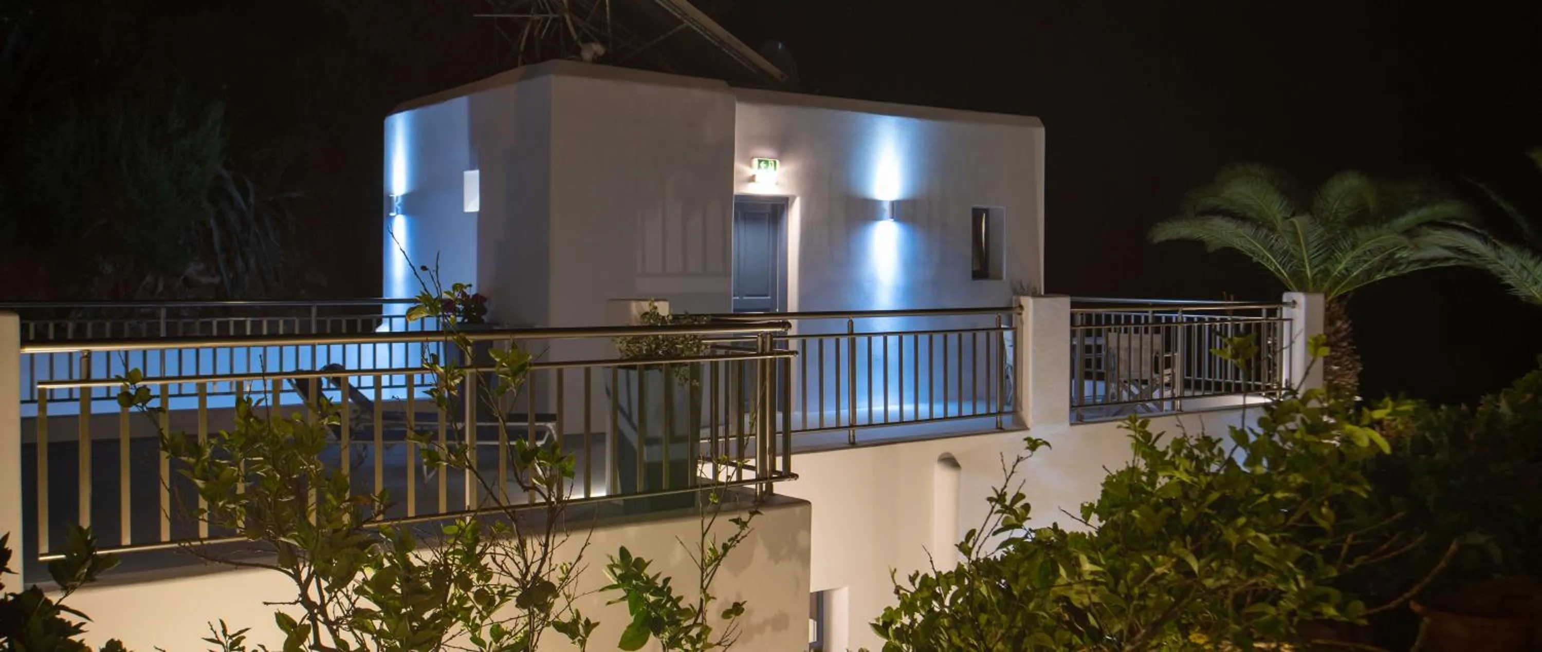 Night in White Pearl