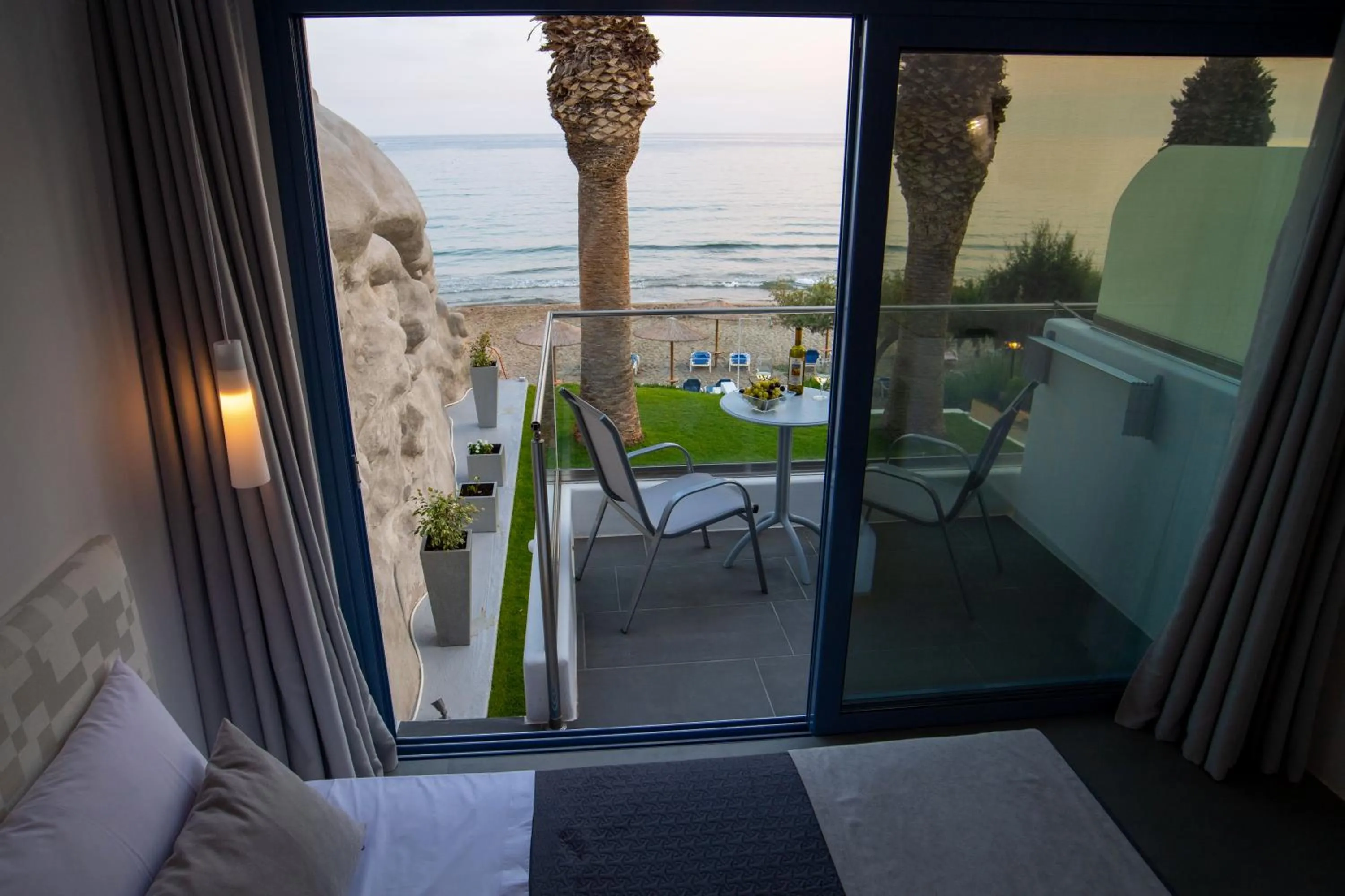 Balcony/Terrace in White Pearl