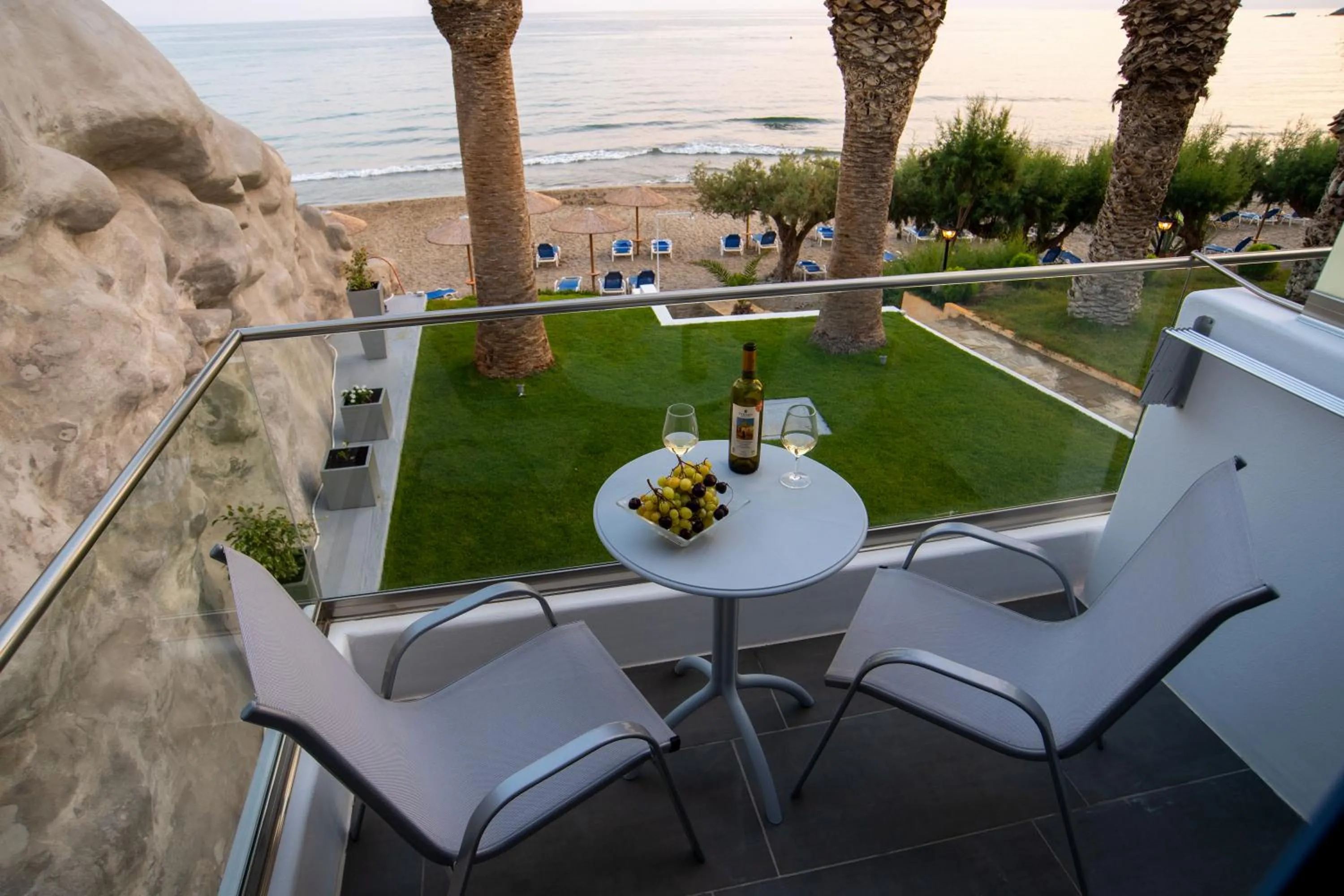Balcony/Terrace in White Pearl