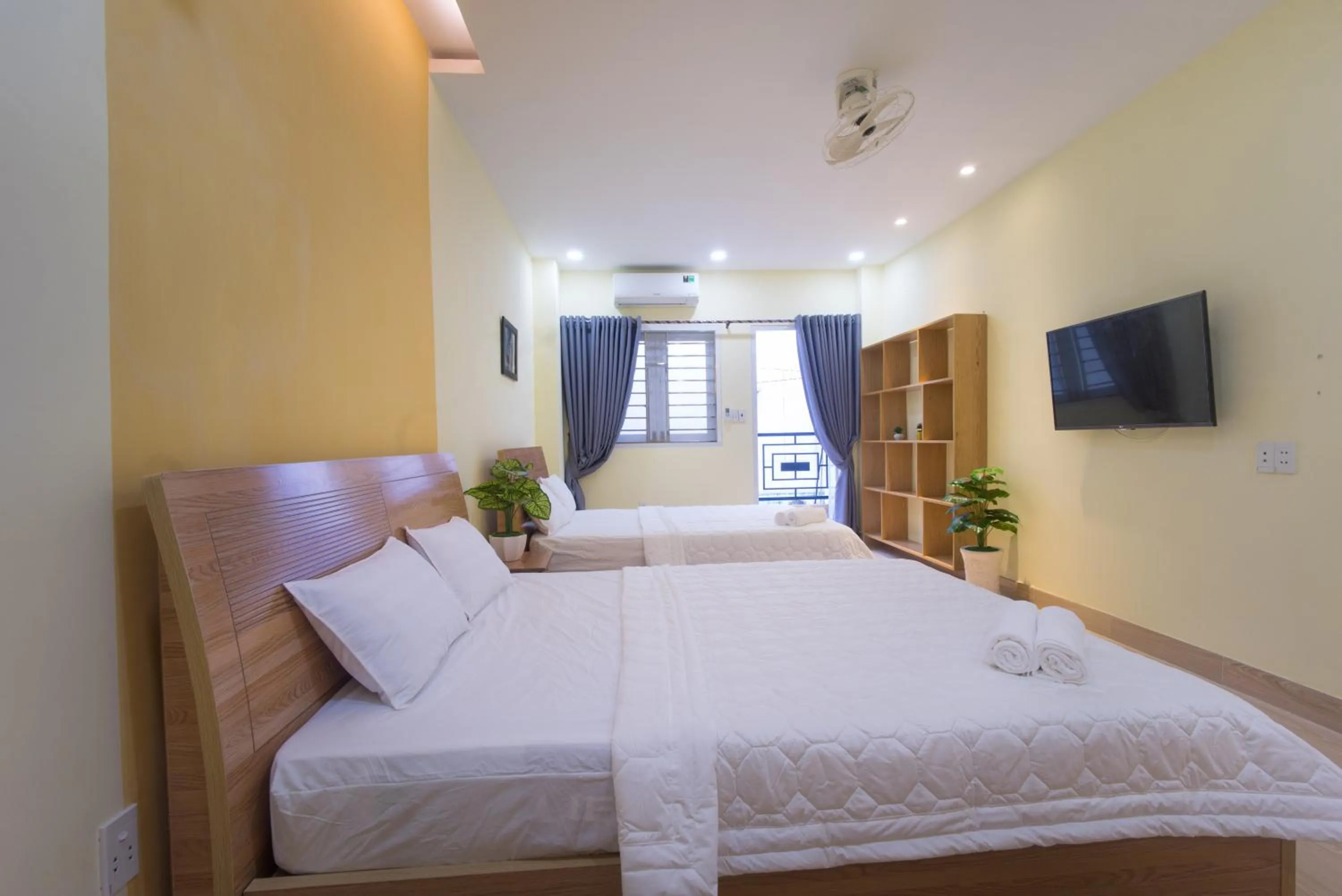 Communal lounge/ TV room, Bed in Language Exchange Hostel 1