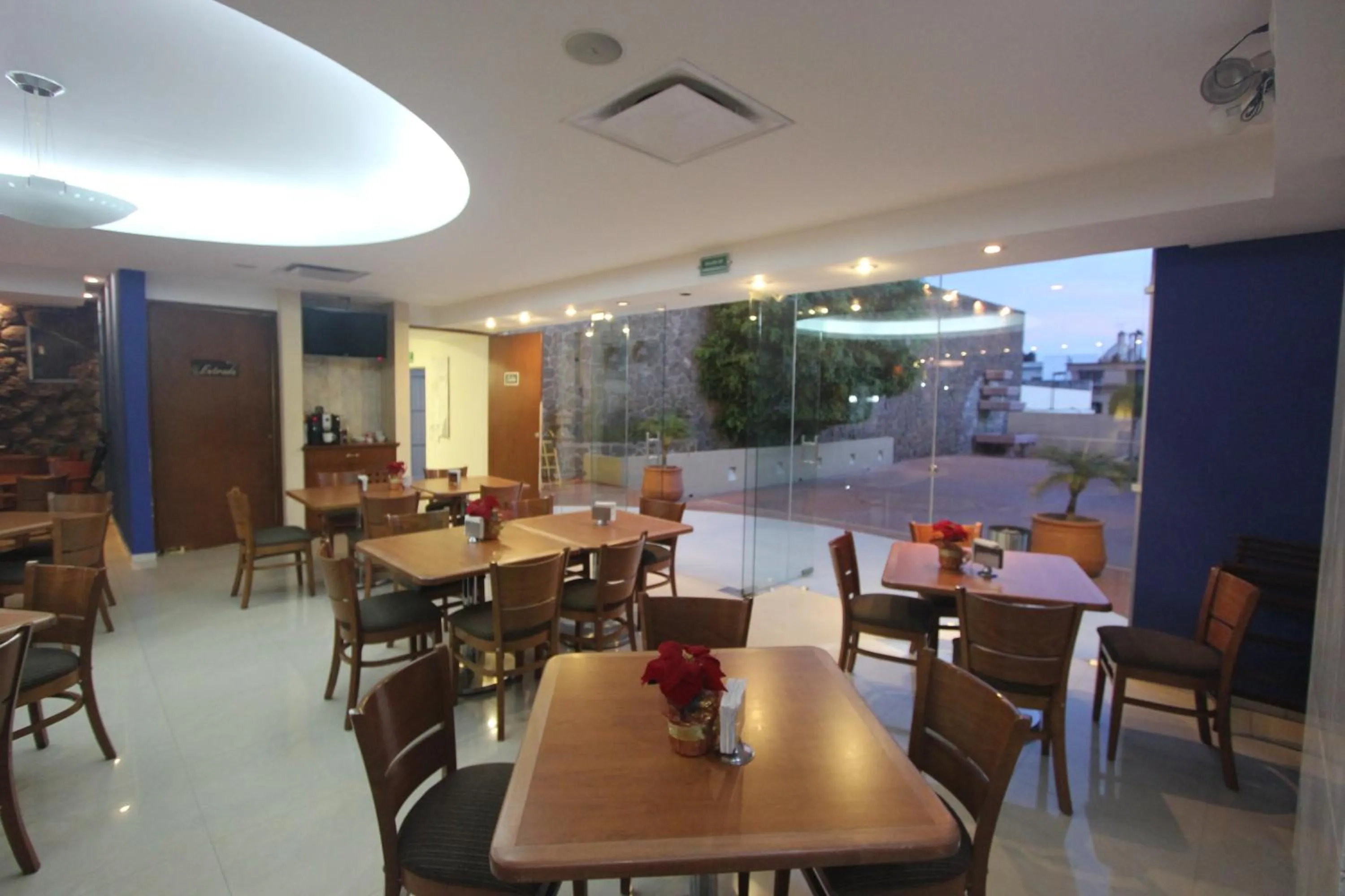 Restaurant/places to eat in Panorama