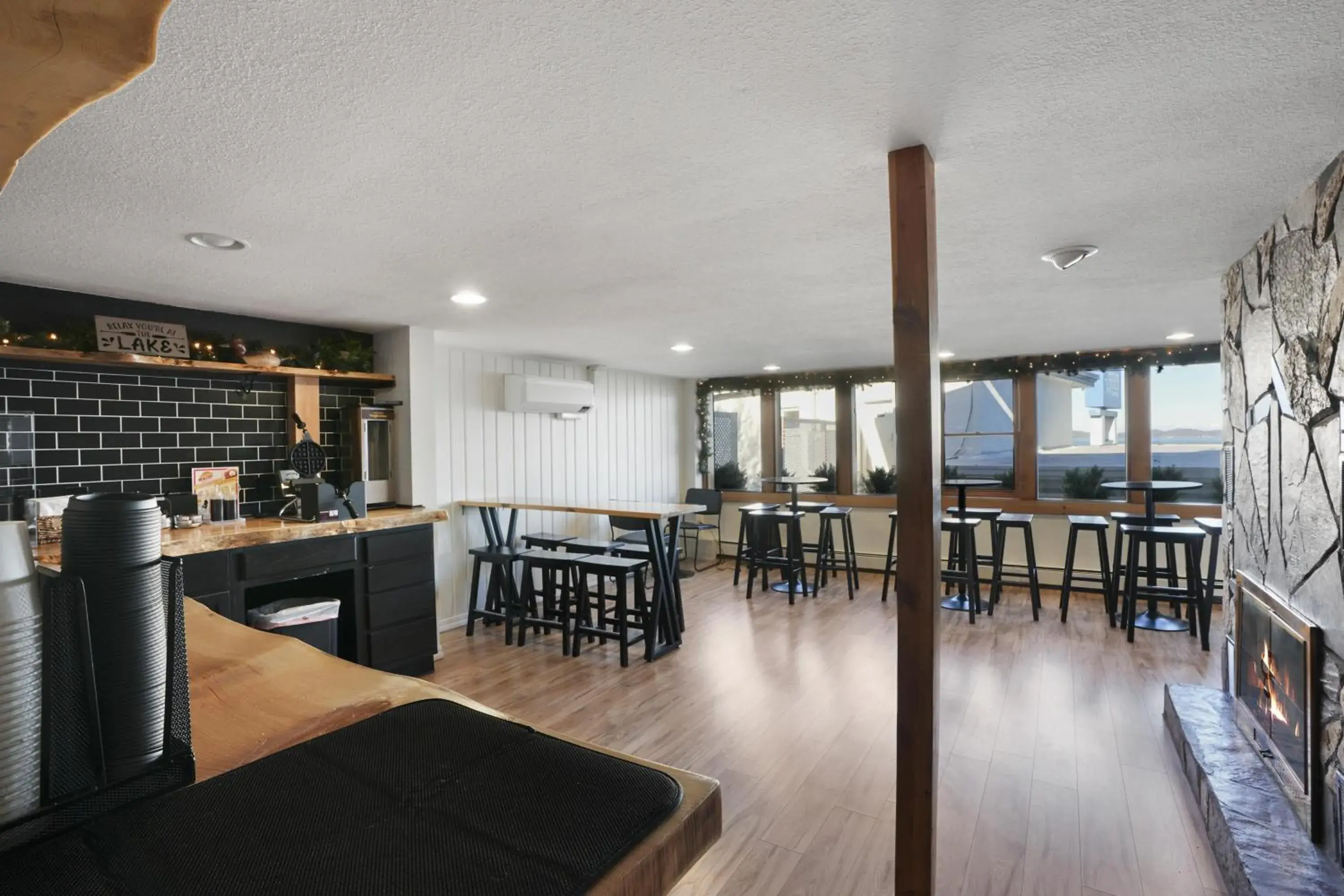 Breakfast in Americas Best Value Inn Polson Breakfast in Americas Best Value Inn Polson