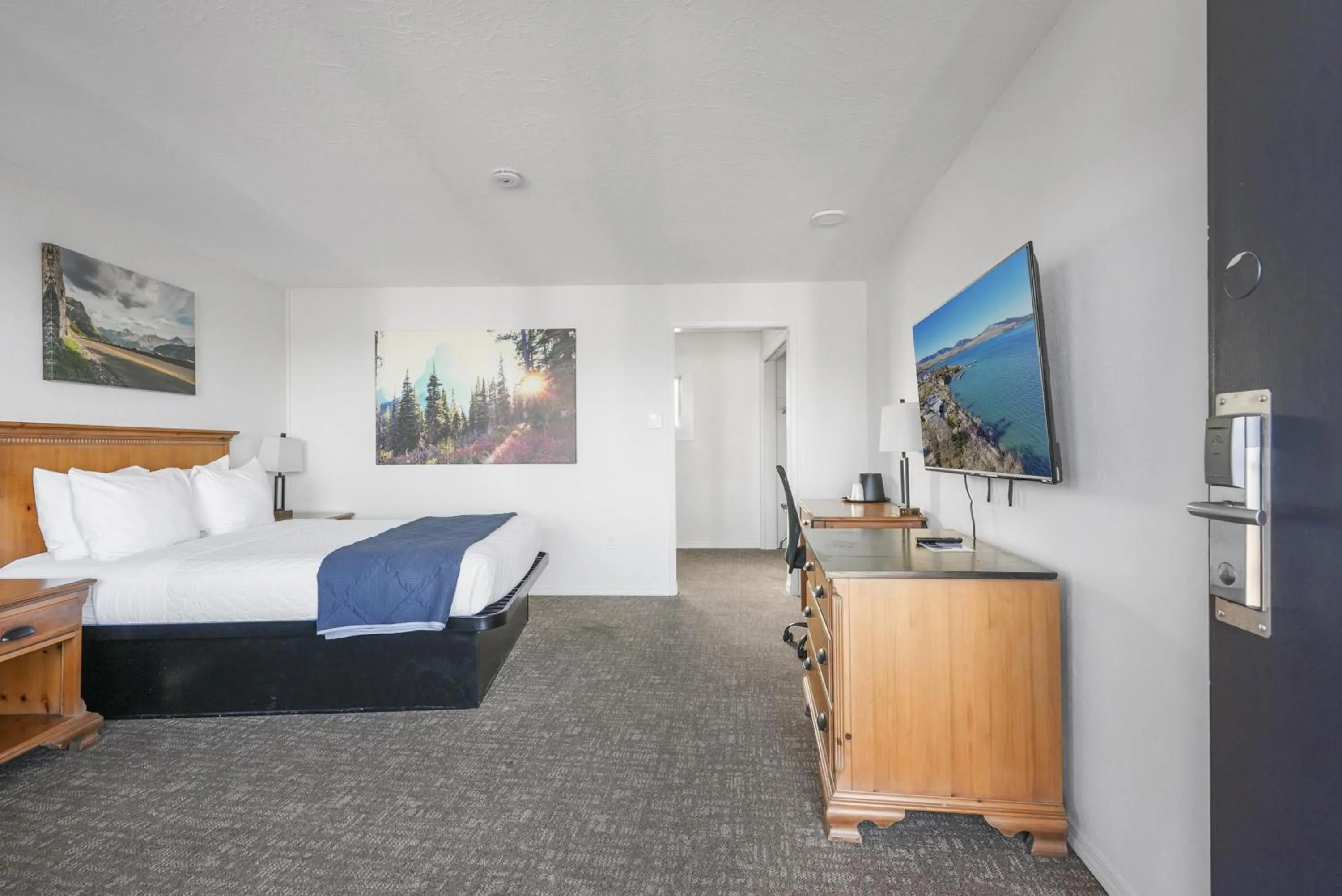 Bedroom in Americas Best Value Inn Polson