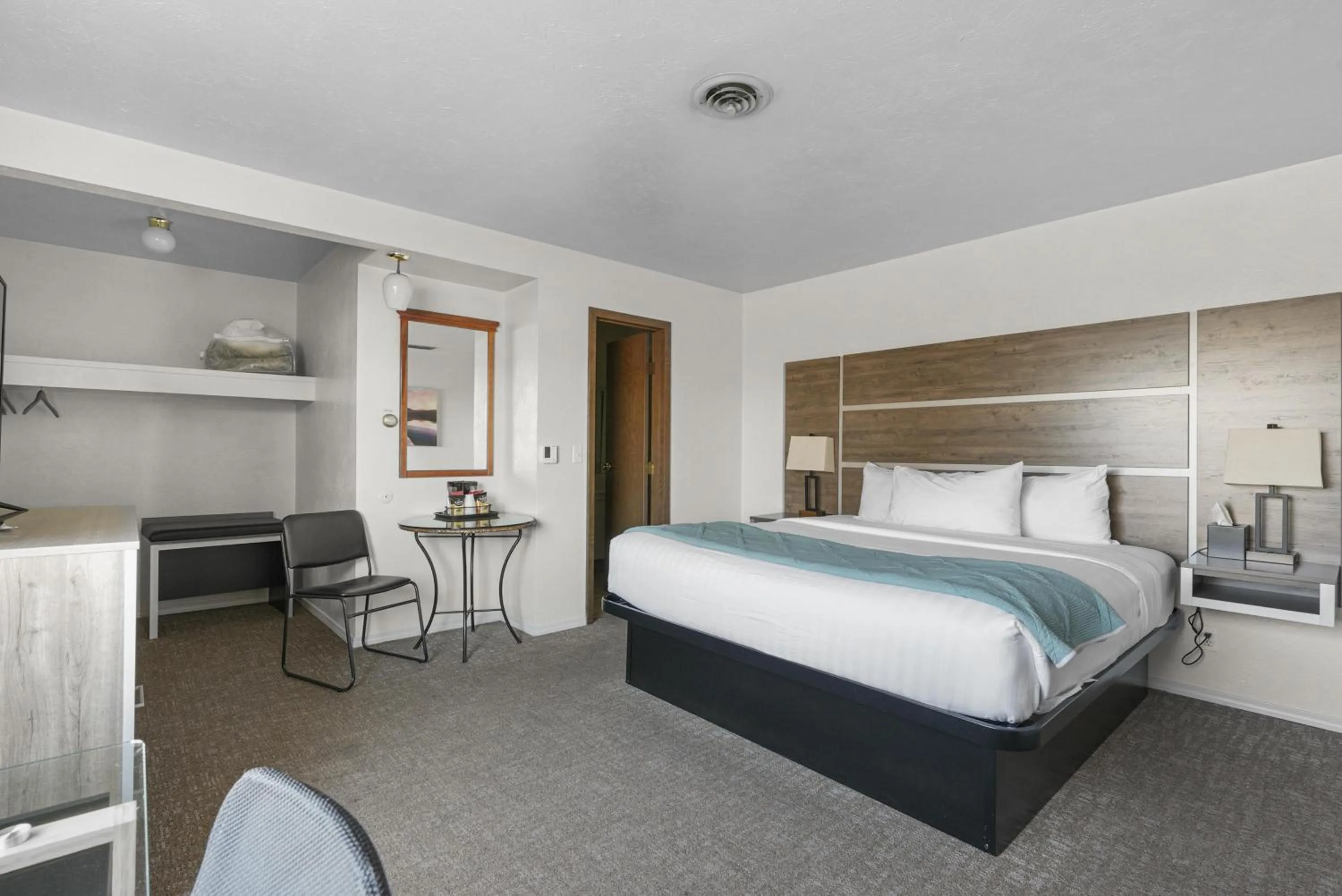 Bedroom in Americas Best Value Inn Polson