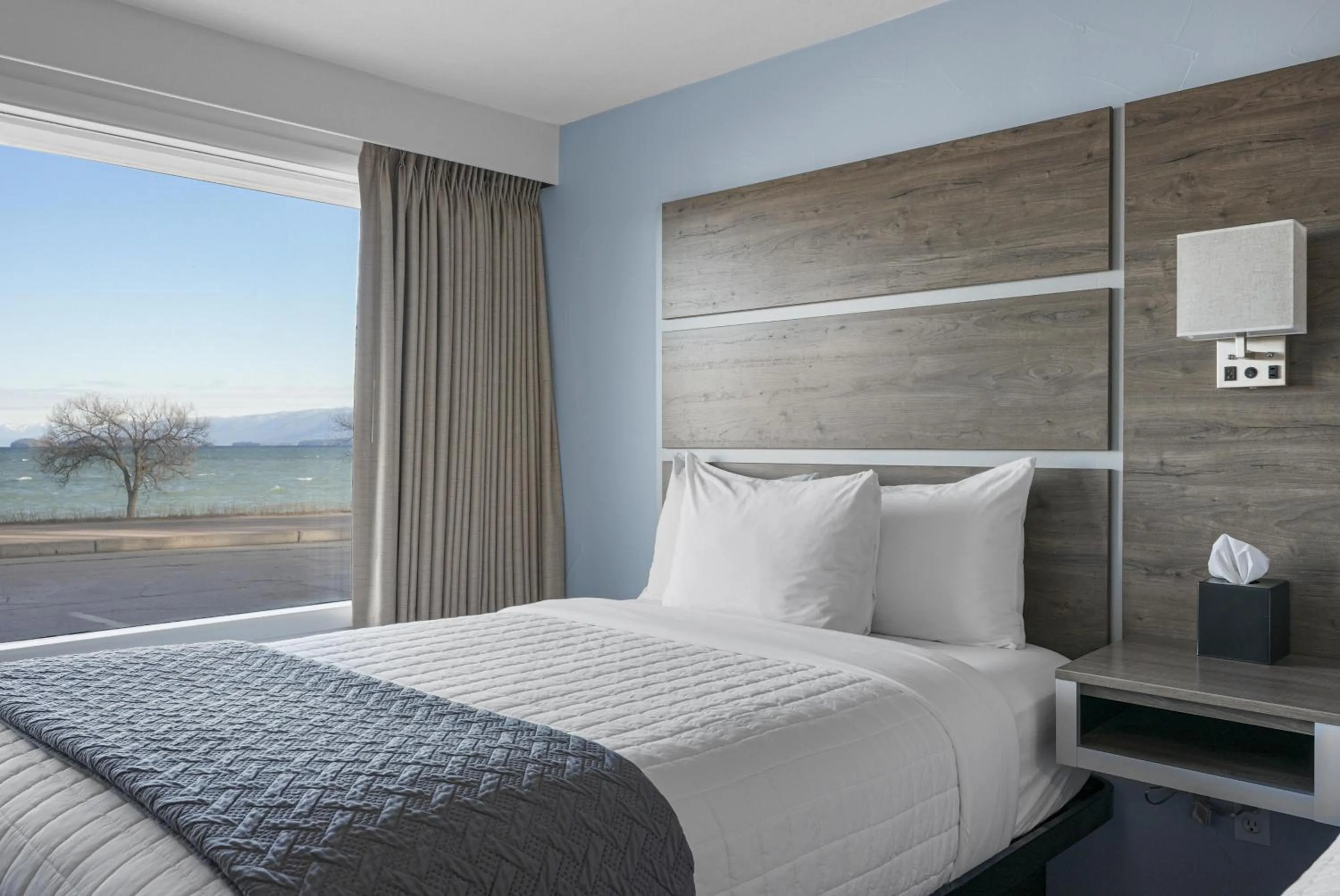 Bedroom in Americas Best Value Inn Polson