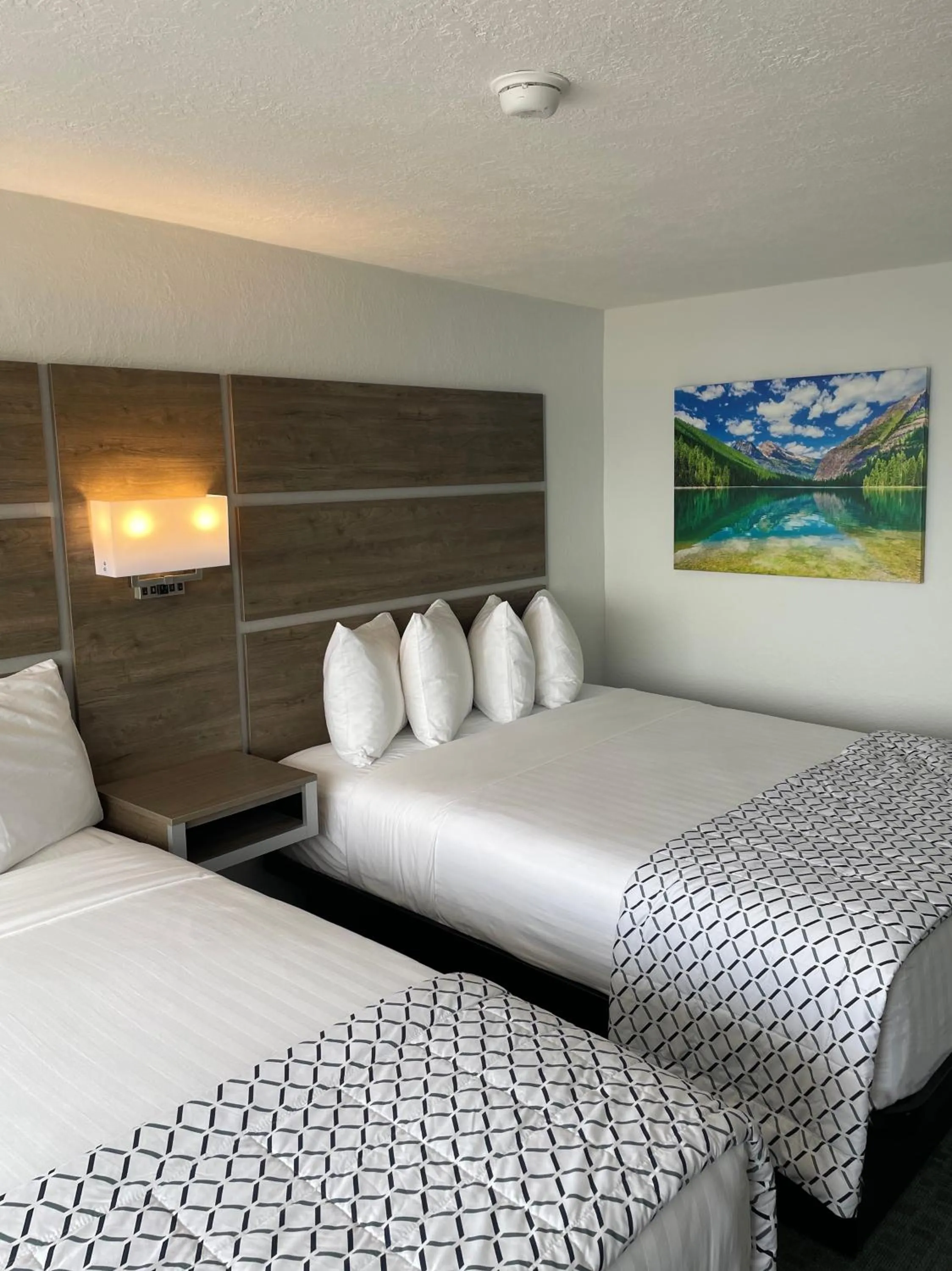 Bed in Americas Best Value Inn Polson