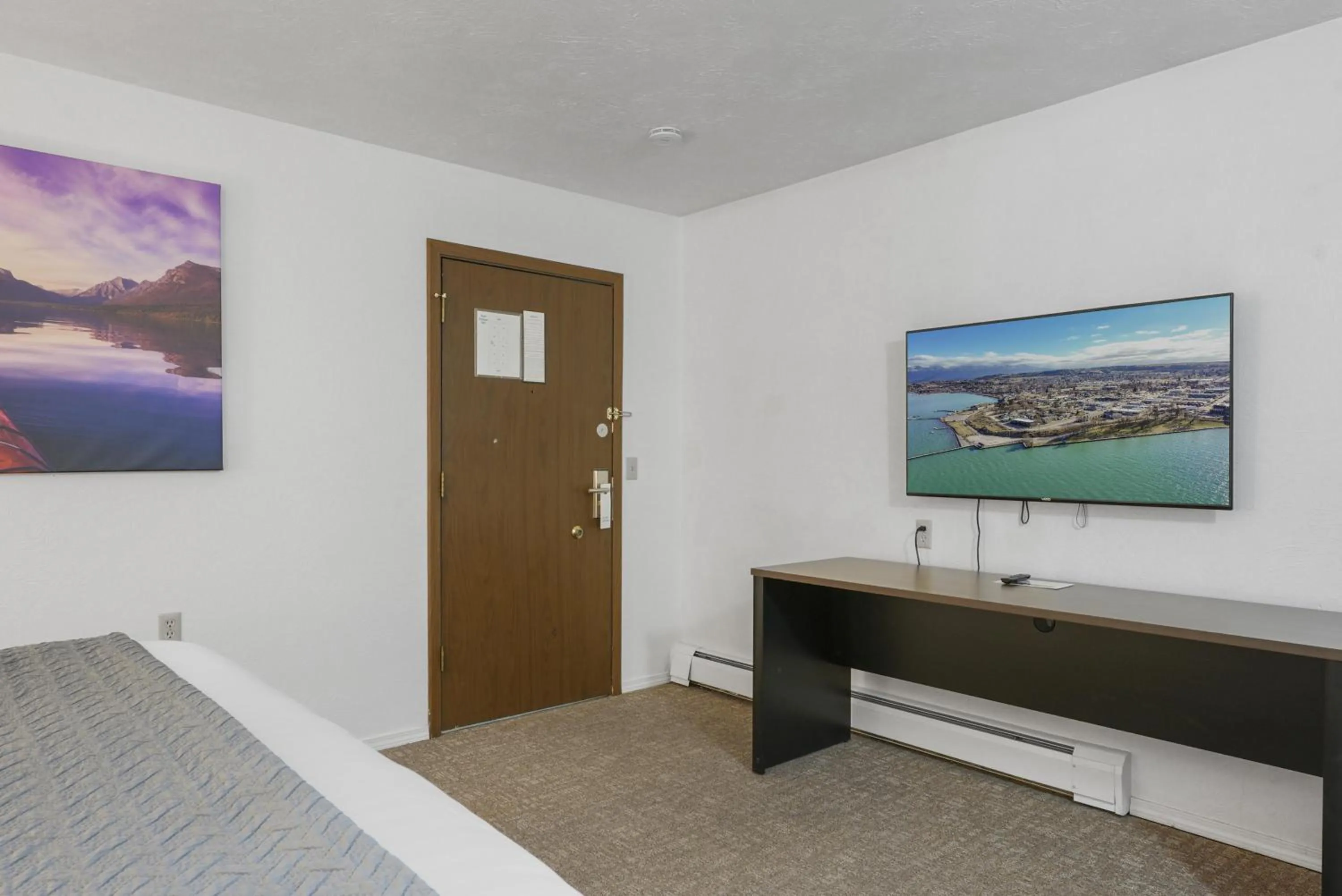 Bedroom in Americas Best Value Inn Polson