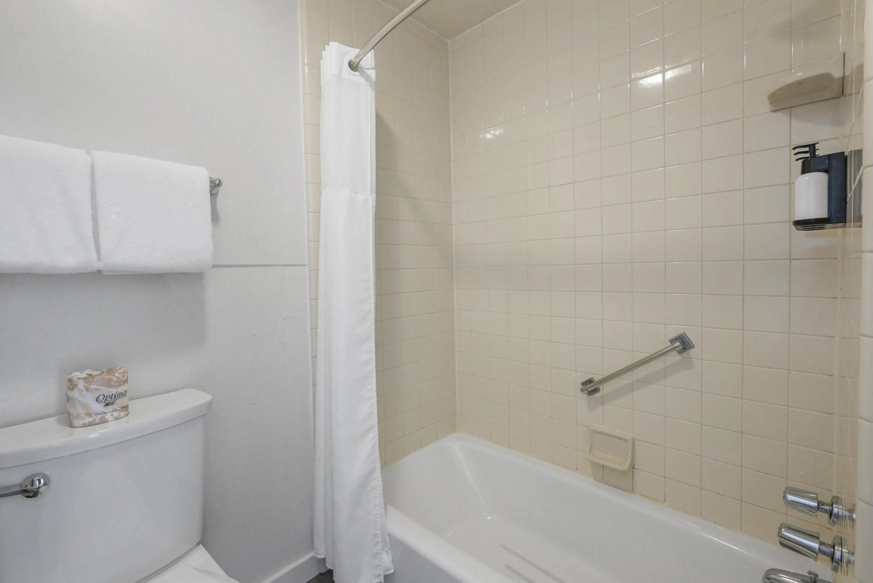 Bathroom in Americas Best Value Inn Polson