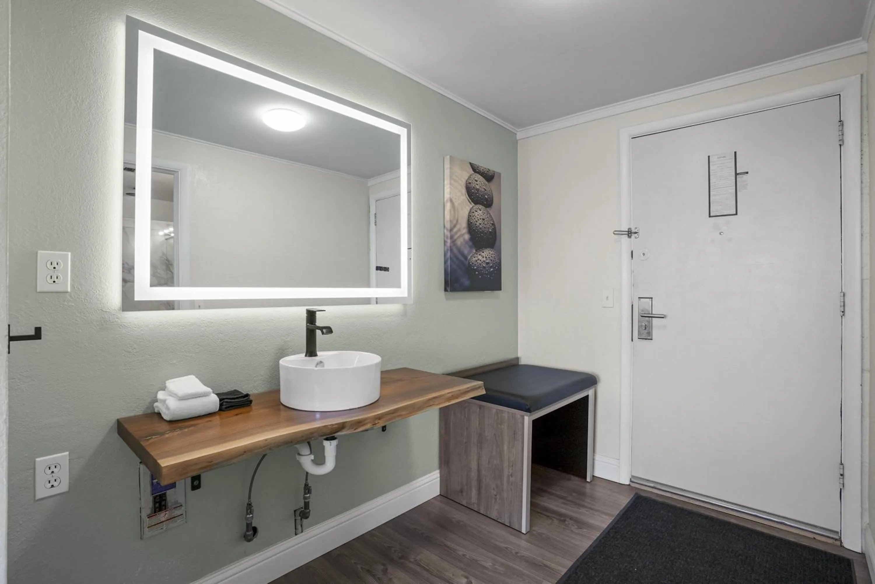 Bathroom in Americas Best Value Inn Polson