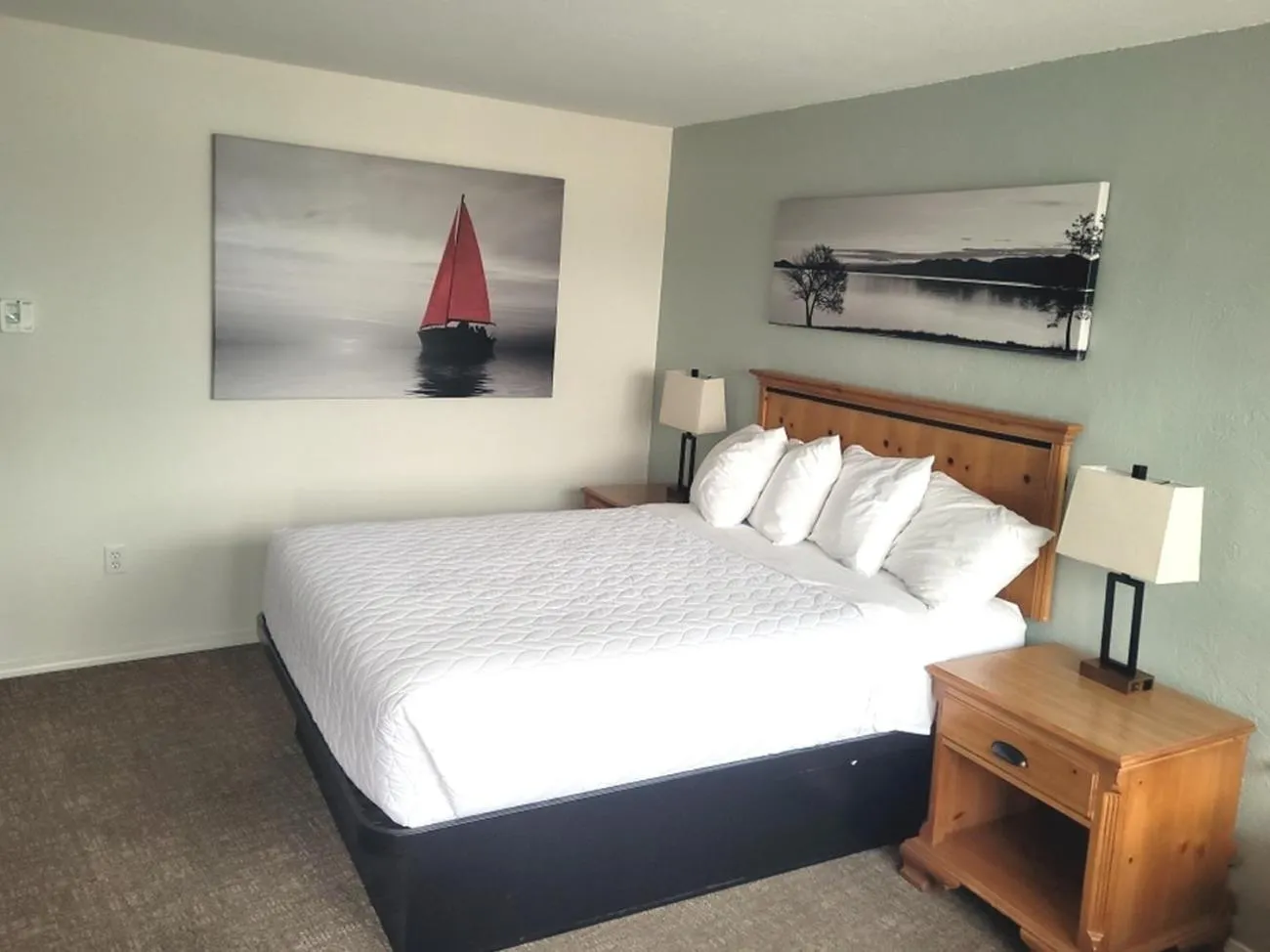 Bed in Americas Best Value Inn Polson