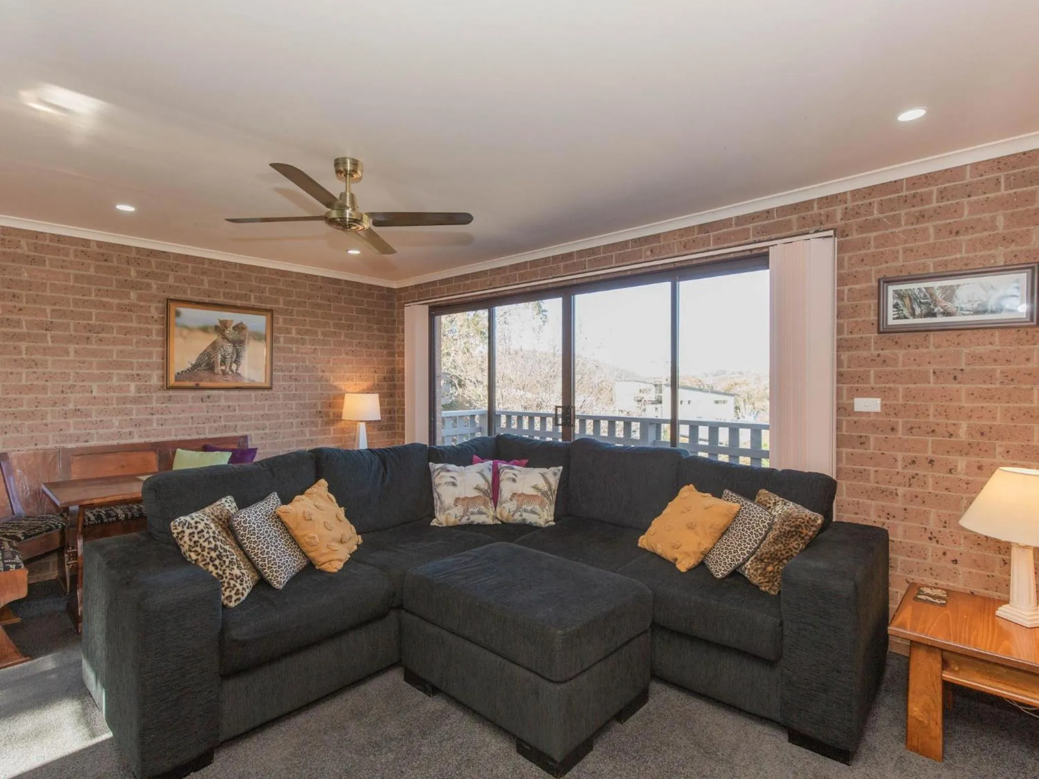 Lodge 67 Unit 3 58 Townsend Street